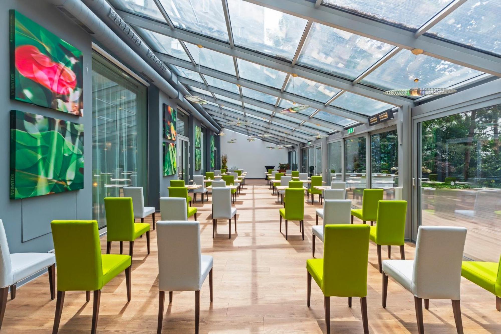Hotel By Ihg