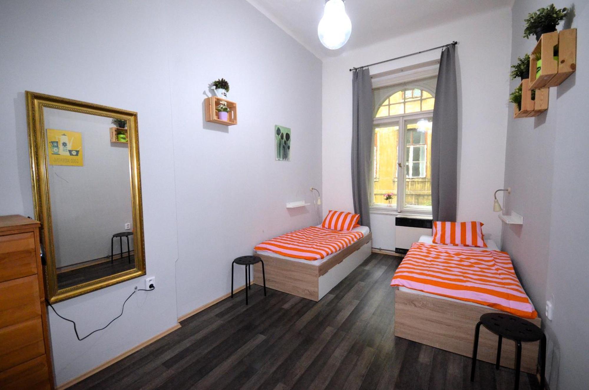 Travel&joy Backpackers Albergue