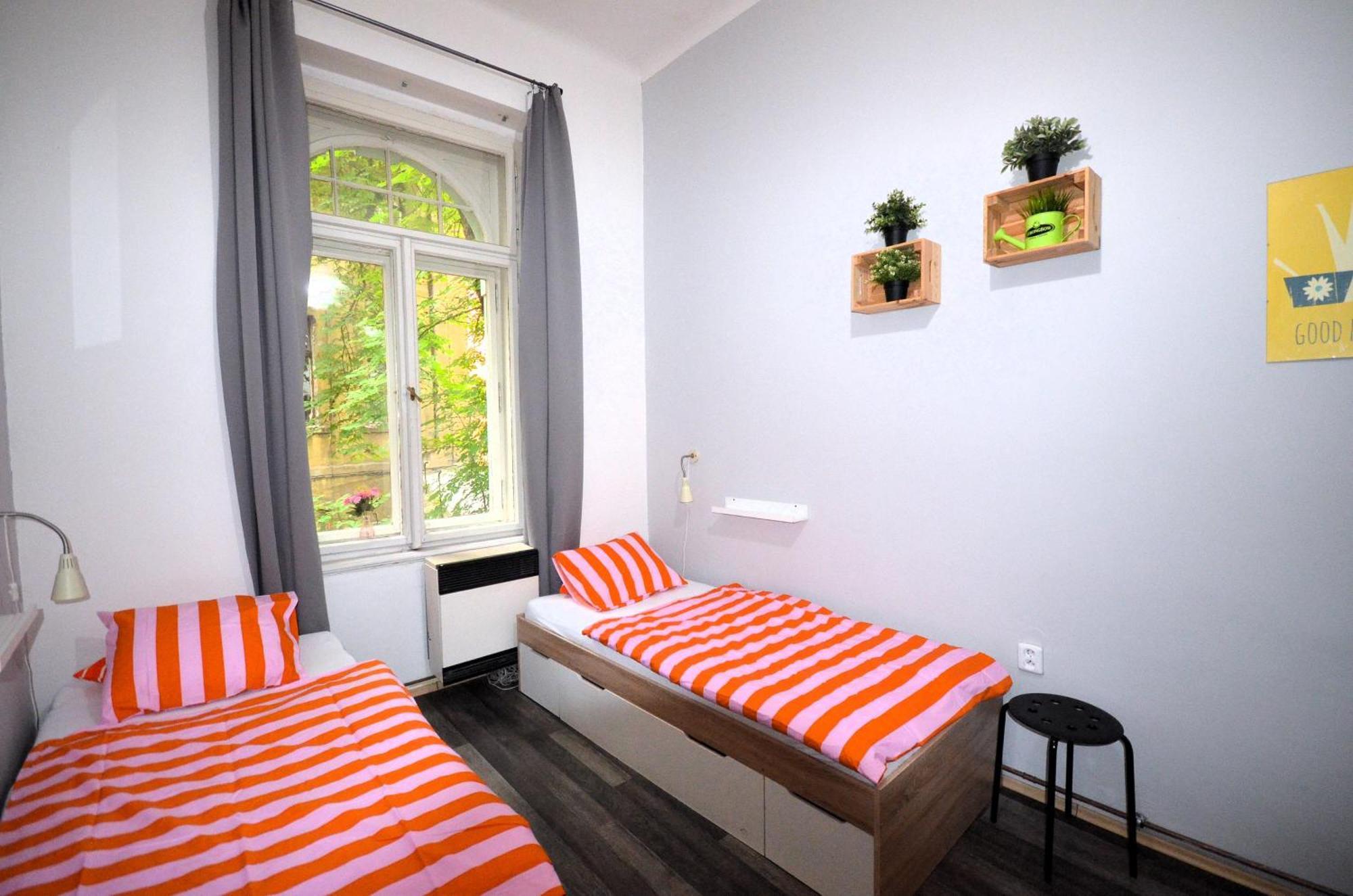 Travel&joy Backpackers Albergue