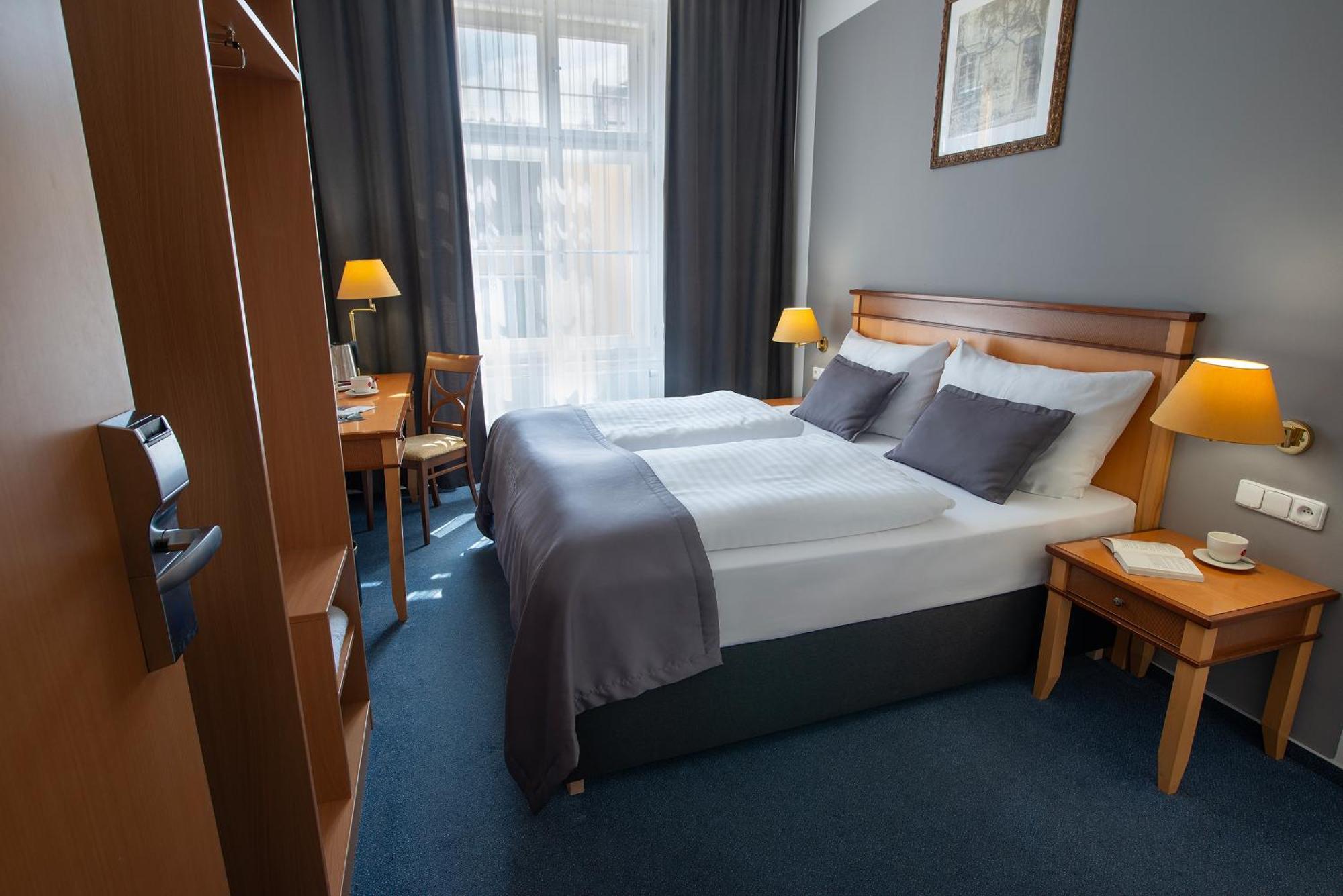 Hotel Season Prague