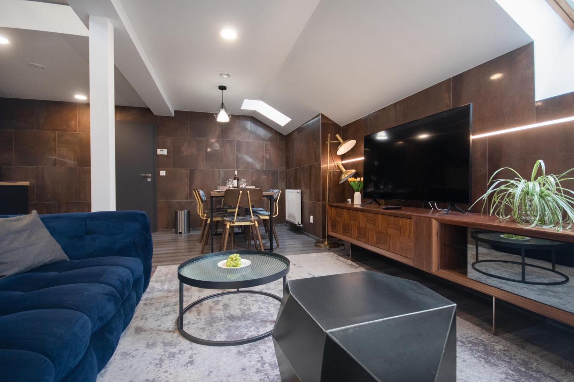 Coru House *