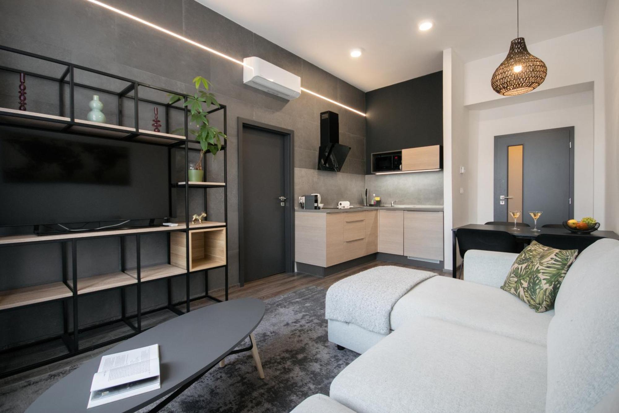 Coru House *