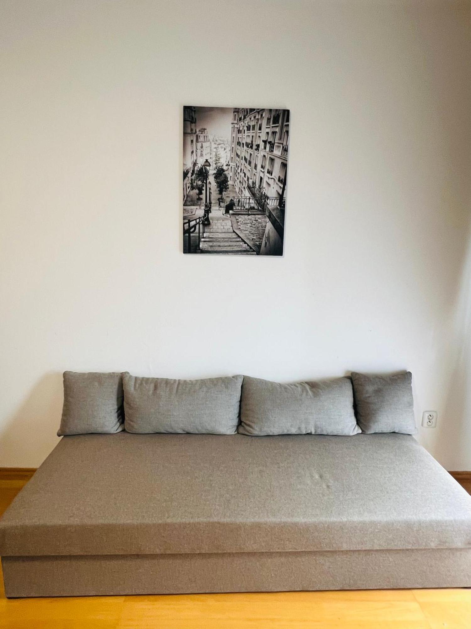 Nika 10 *