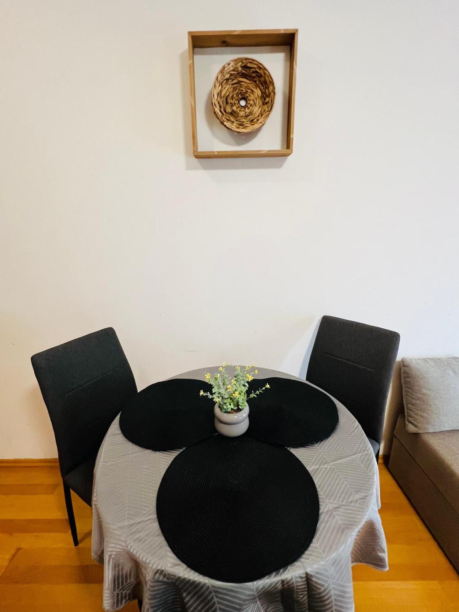 Nika 10 Apartment