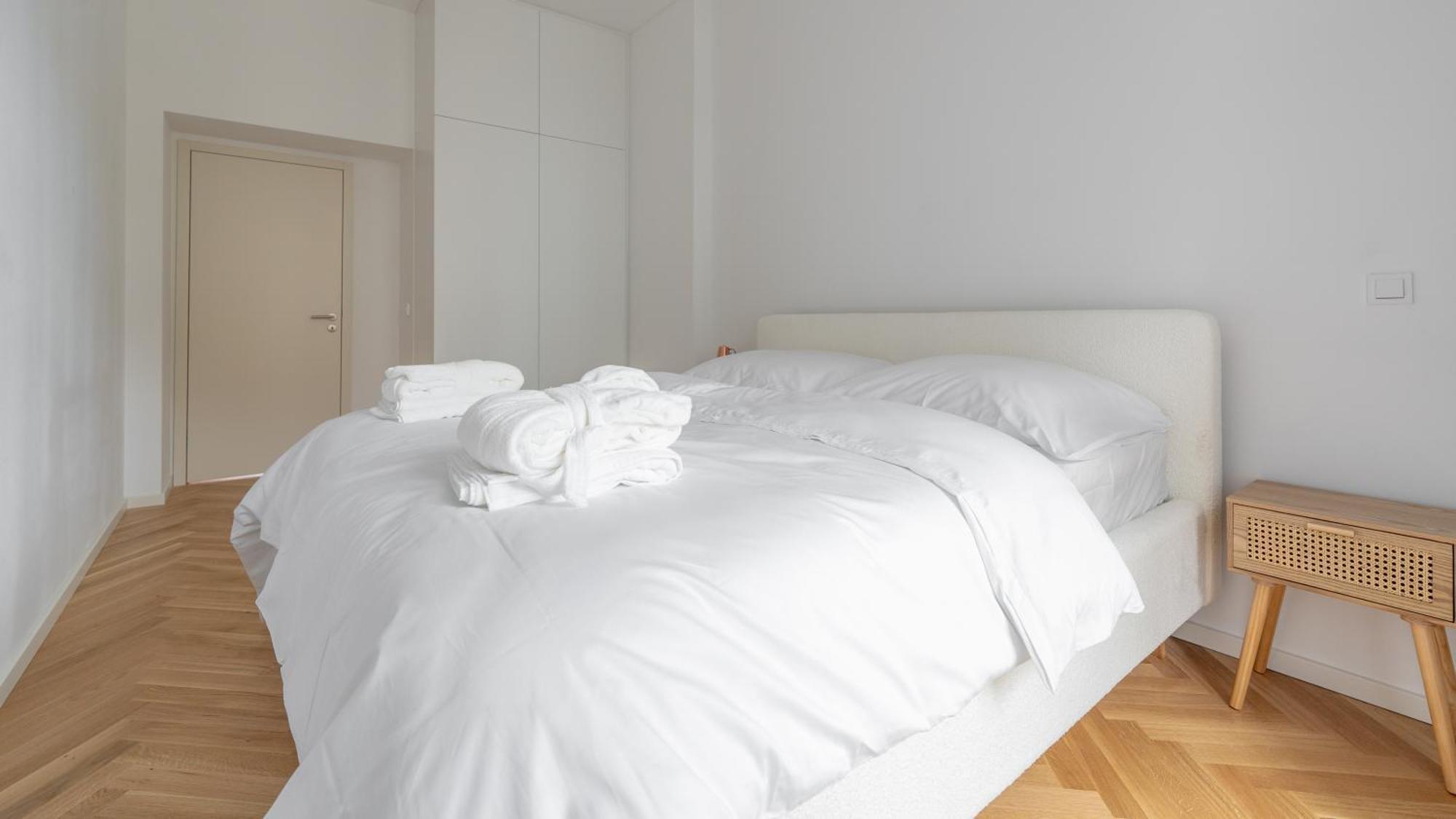 Apartment In The Clouds Letna - Luxury With Romantic Balconies In Quiet Centre Of *