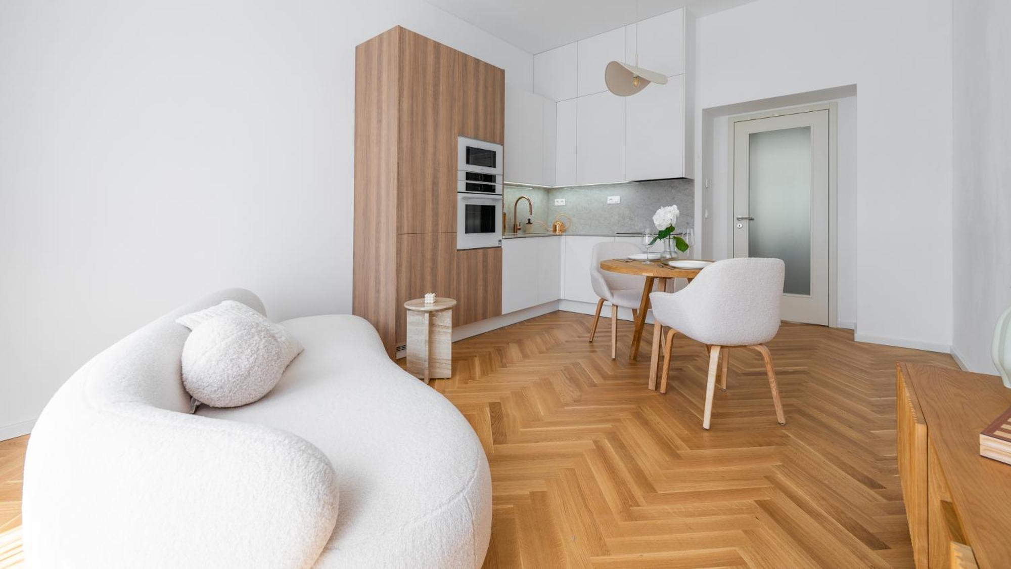 In The Clouds Letna - Luxury With Romantic Balconies In Quiet Centre Of Apartment Prague