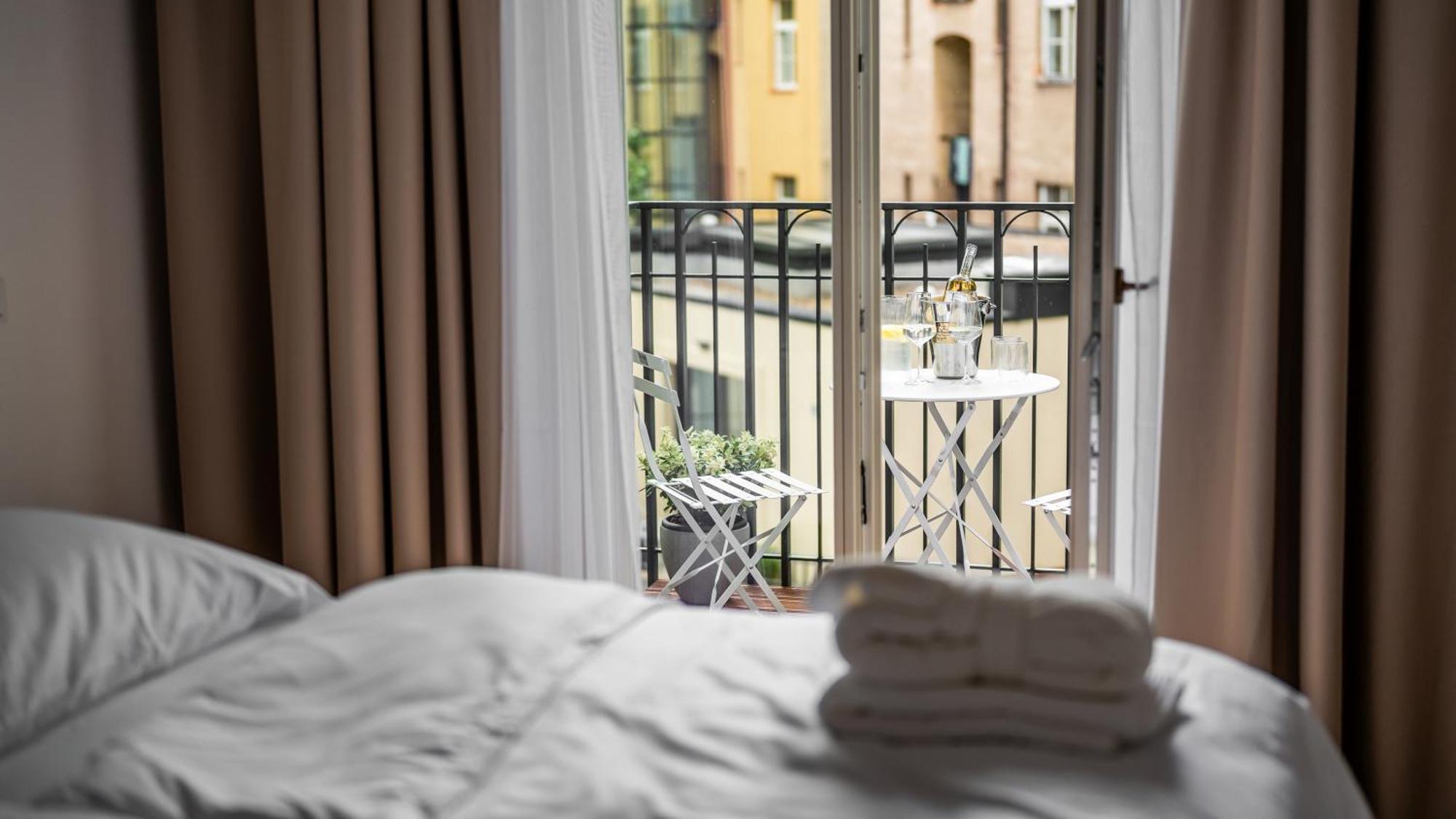 In The Clouds Letna - Luxury With Romantic Balconies In Quiet Centre Of Apartment *