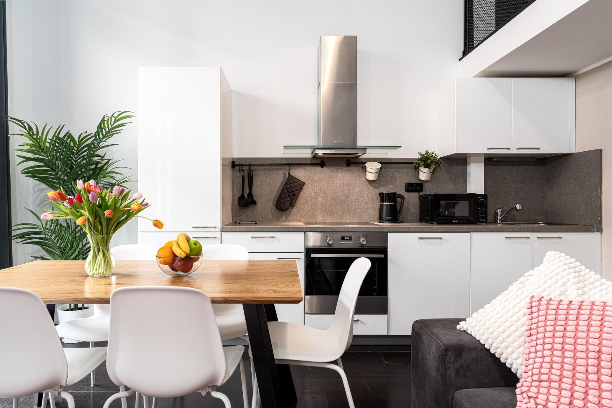 Apartments With Large Balcony, Parking Prague Apartment *