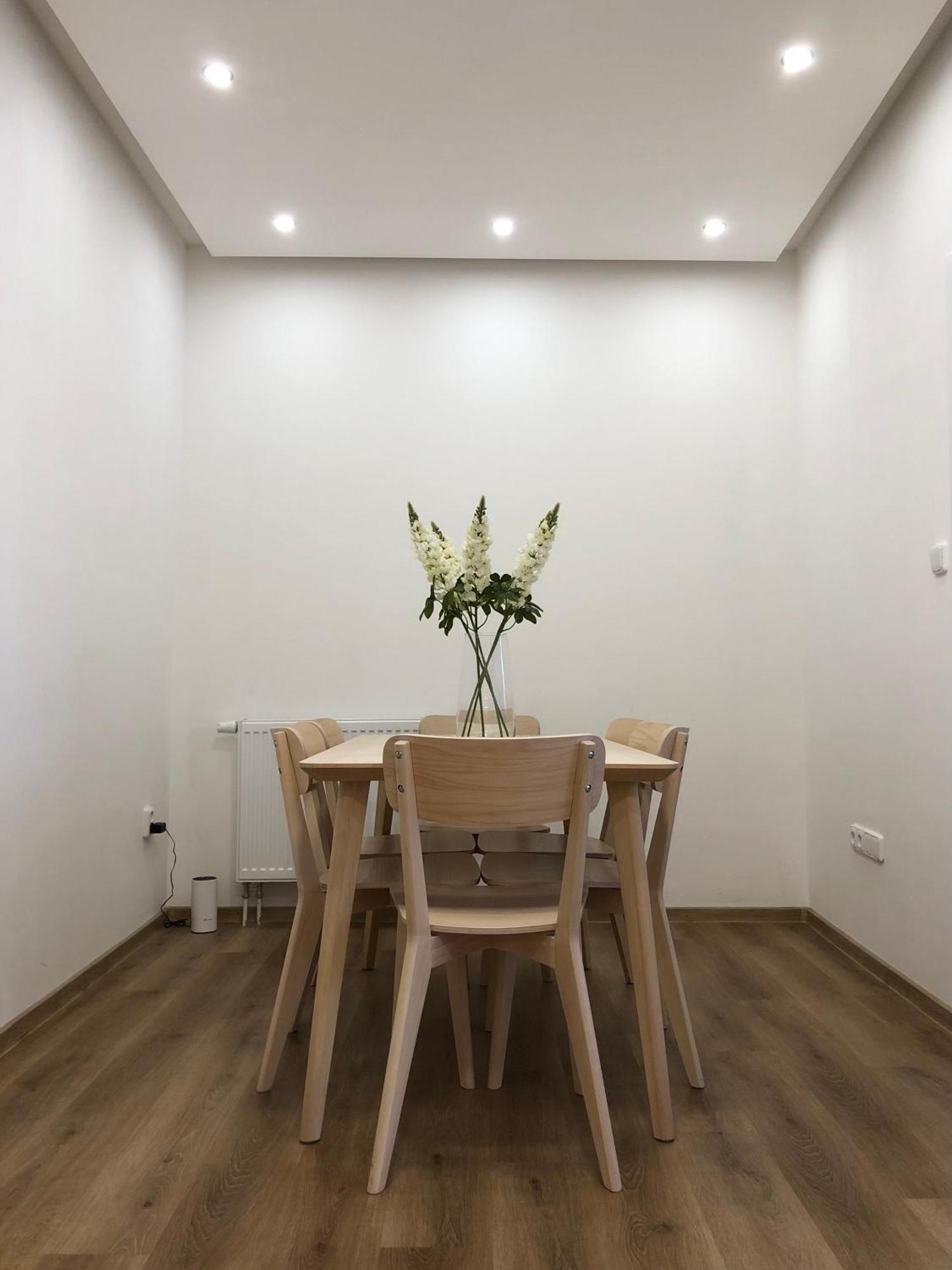 A New Apartment, Free Parking, Close To The Center *