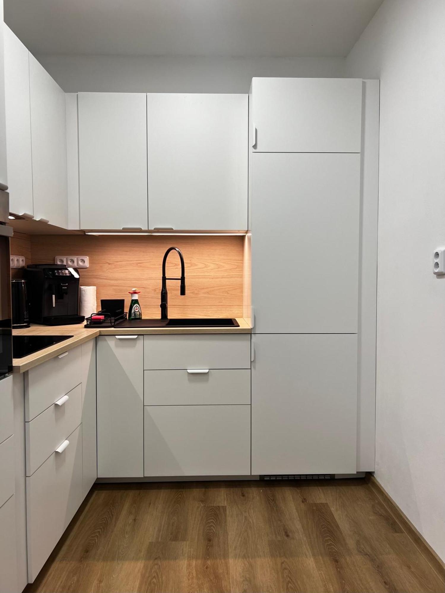 A New Apartment, Free Parking, Close To The Center *