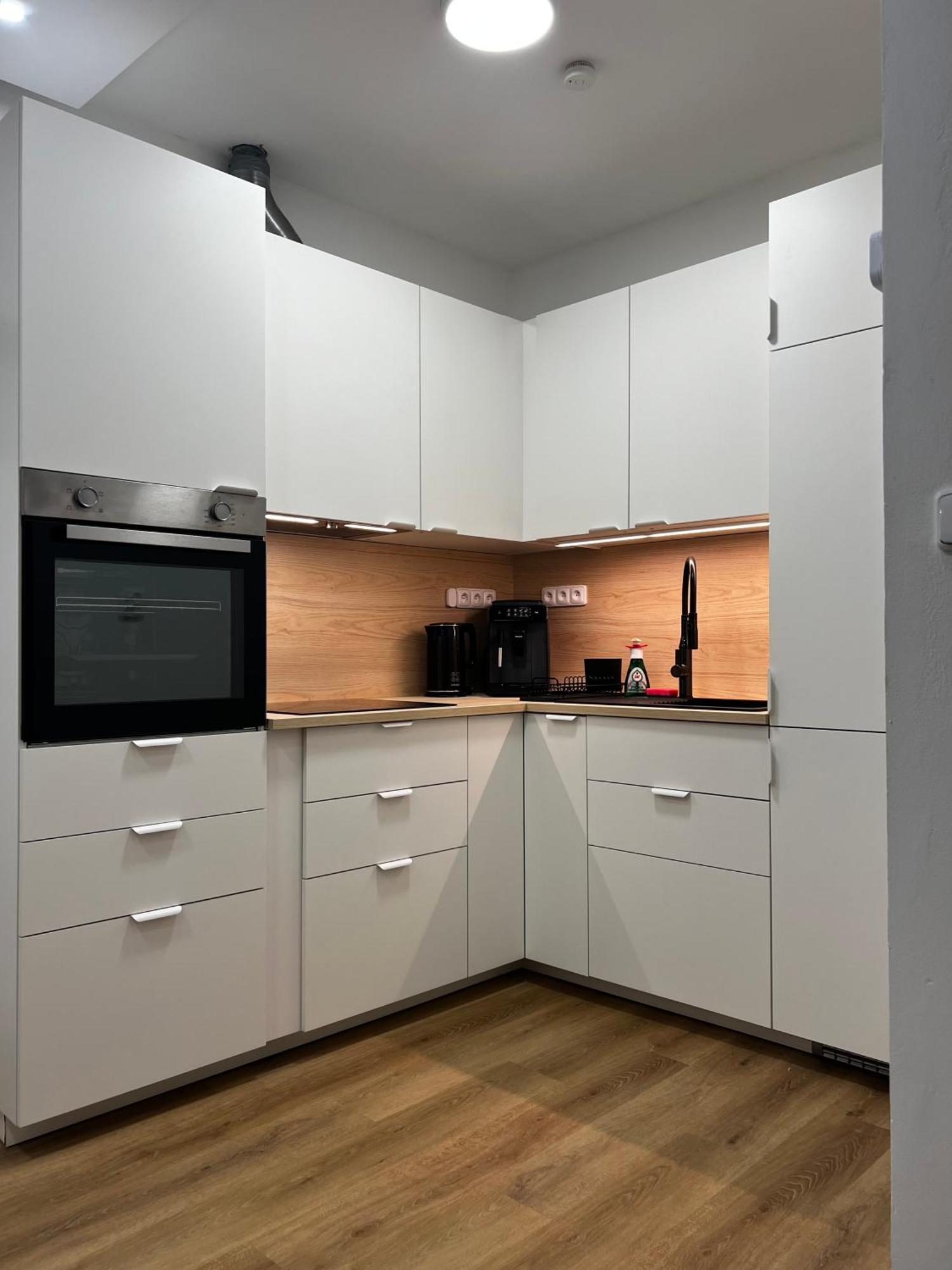 A New Apartment, Free Parking, Close To The Center Apartment *