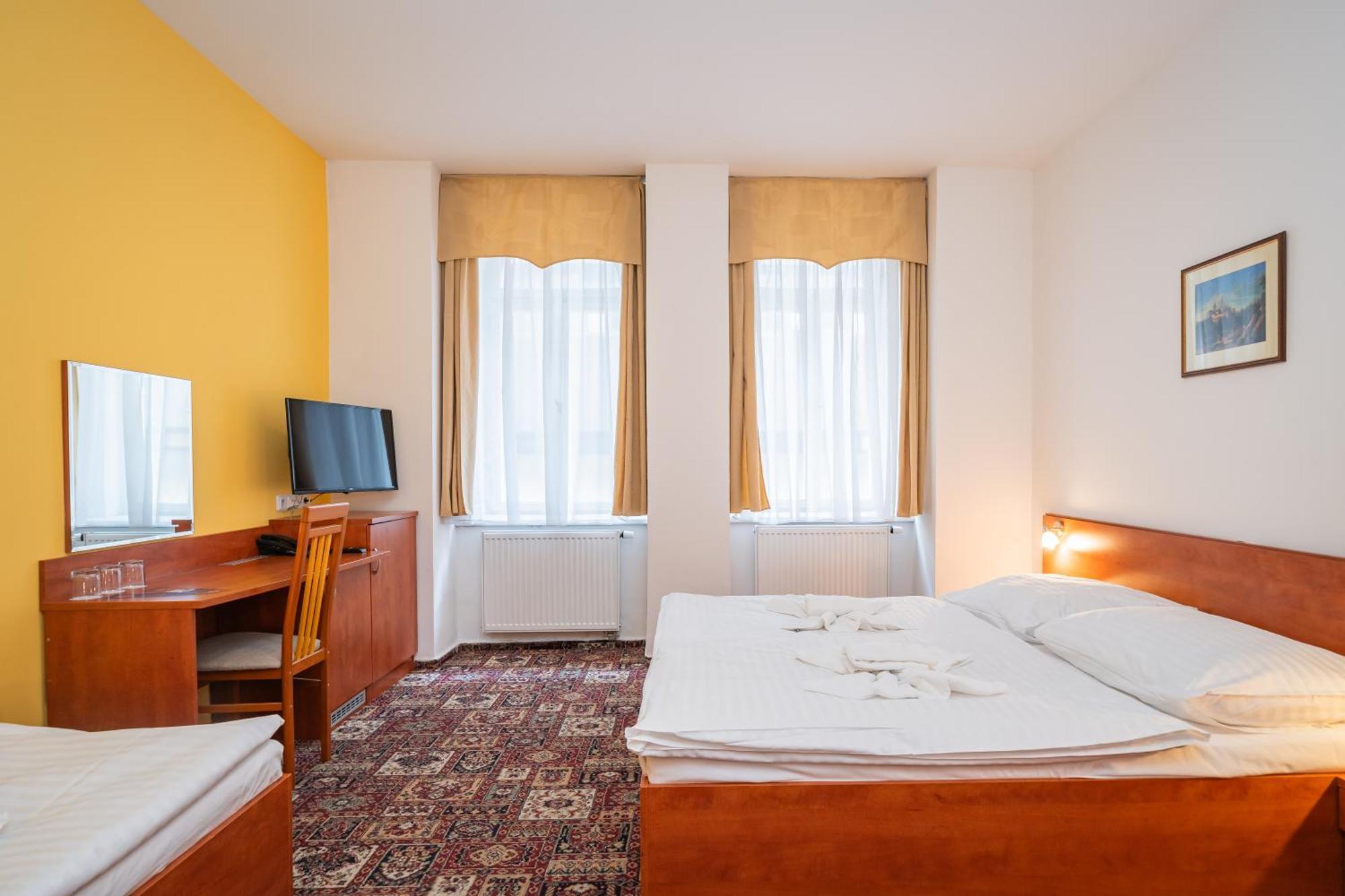 Hotel De Luxe 3*