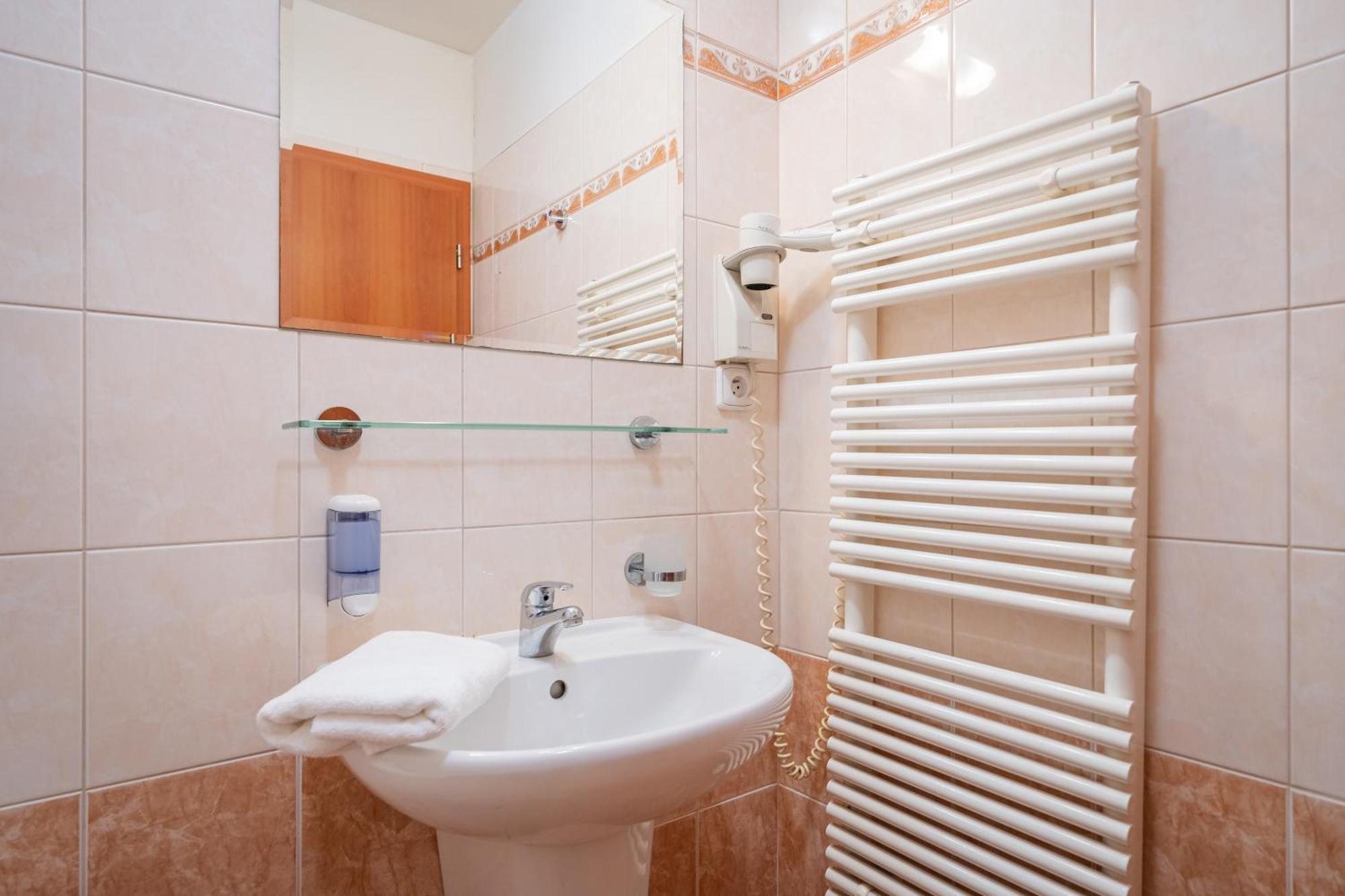 De Luxe 3*