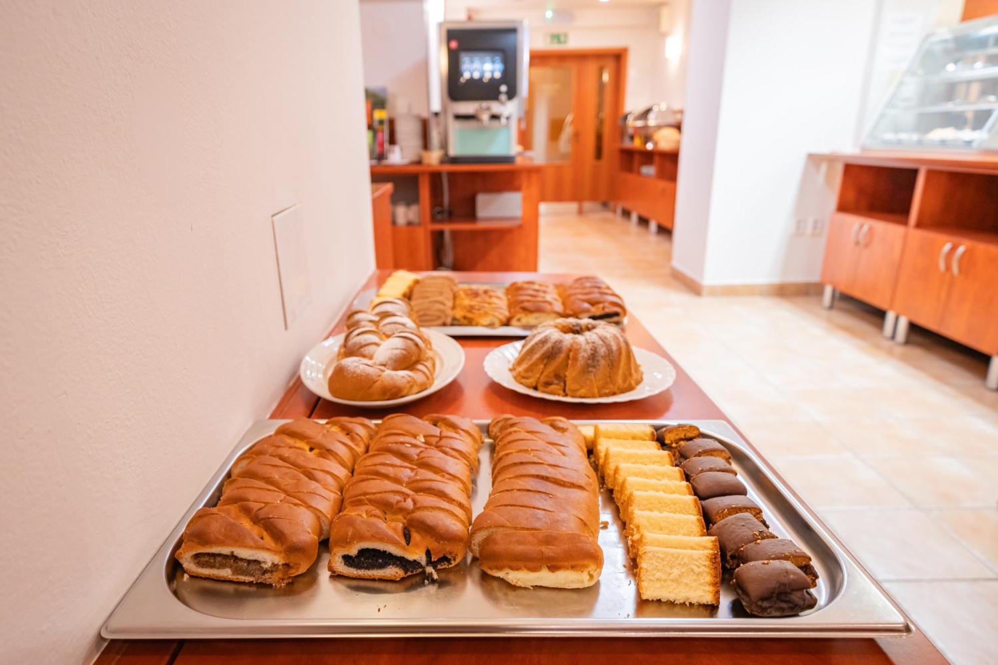 De Luxe 3* Prague