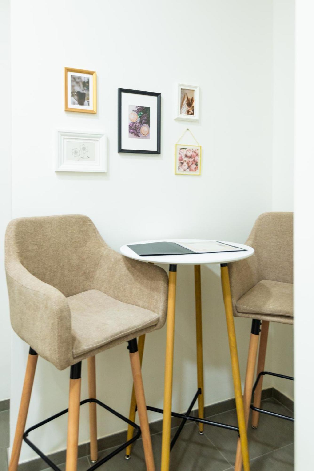Modern & Spacious Near The Old Town Apartment *
