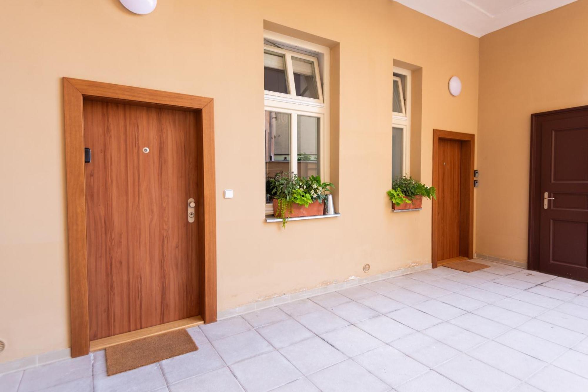 Modern & Spacious Near The Old Town Apartamento *