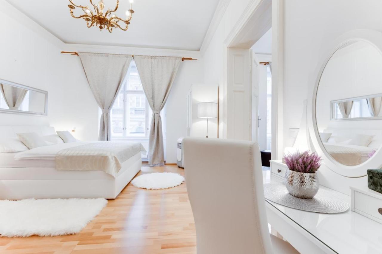 Wenceslas Square Royal Apartment *