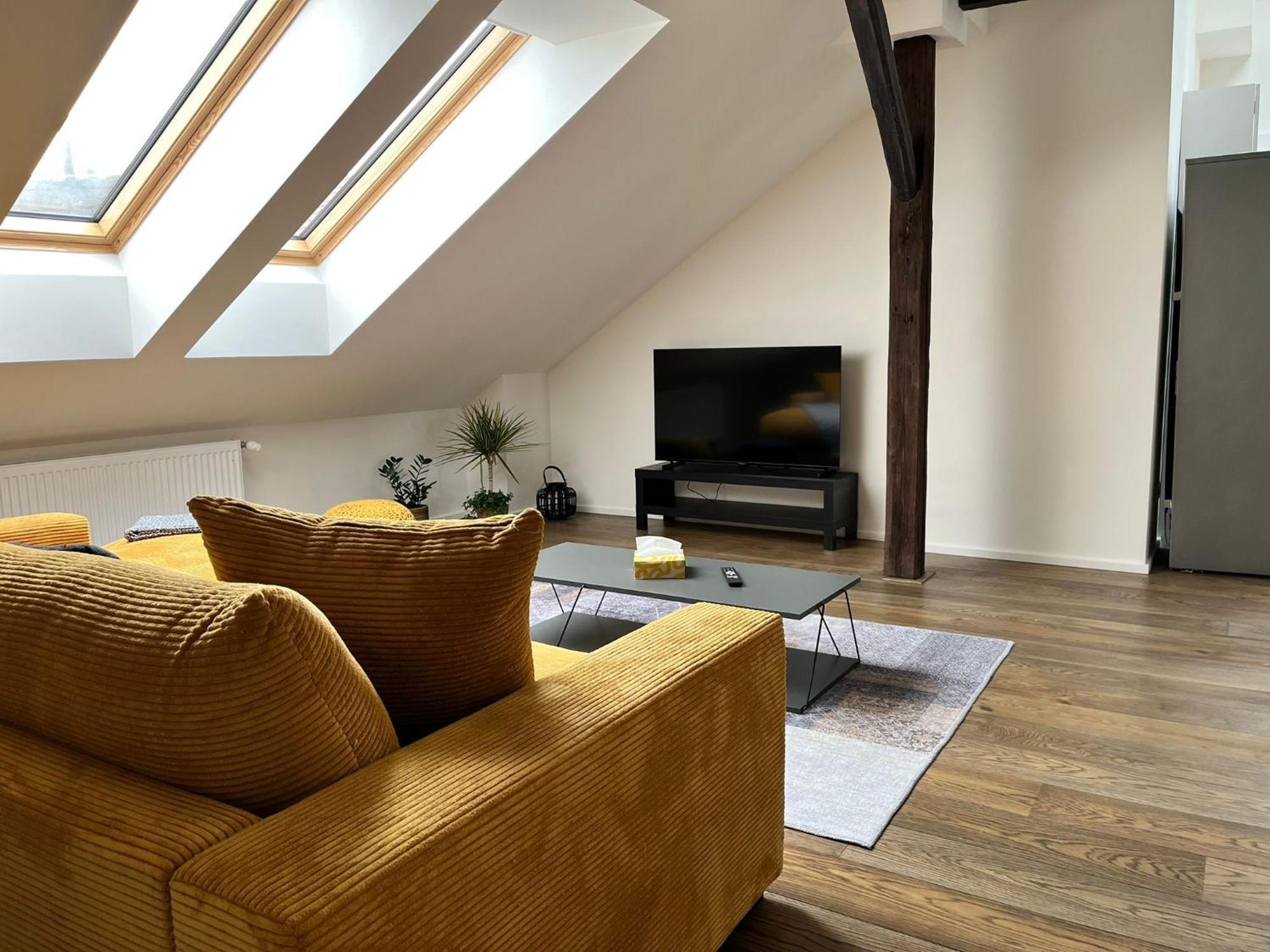 Loft Apartment *