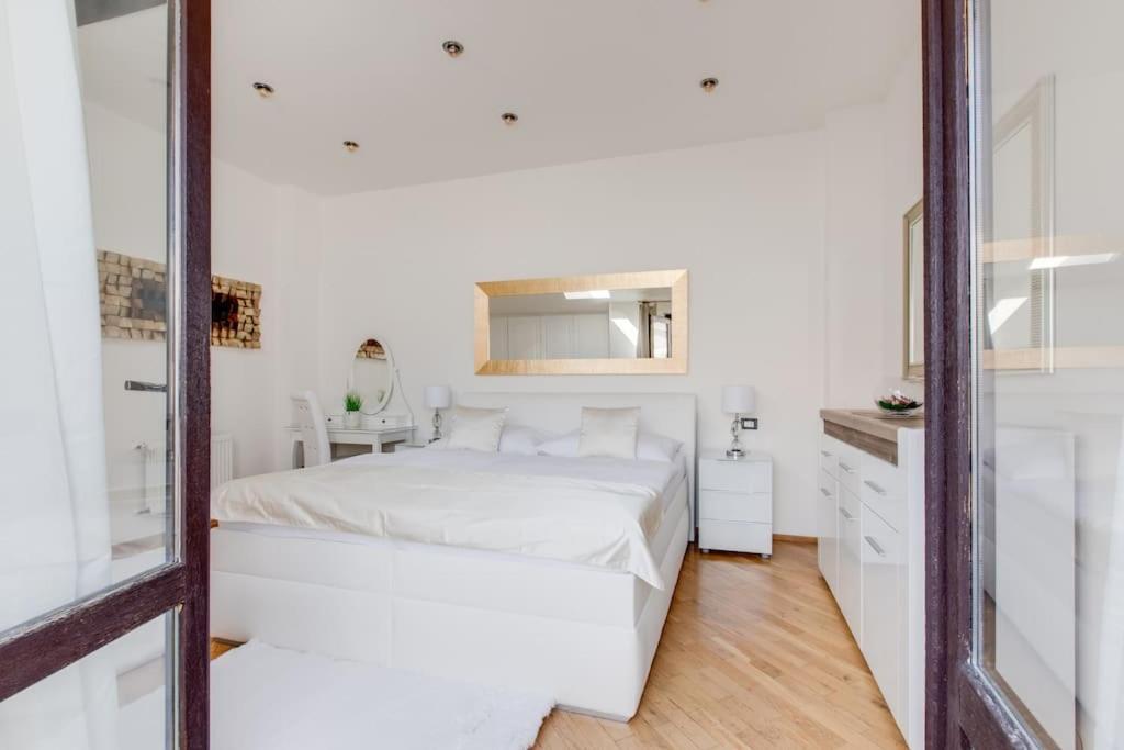 Wenceslas Square Royal Apartment Prague