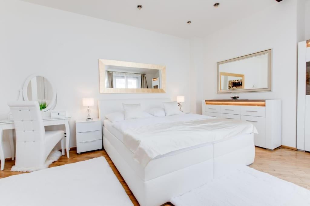 Wenceslas Square Royal Apartment *