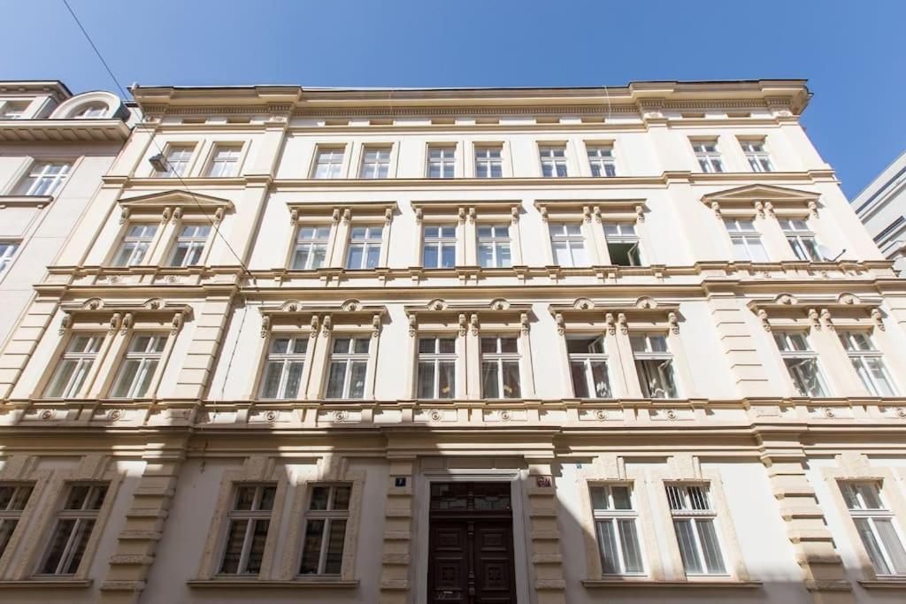 Wenceslas Square Royal Apartment Prague
