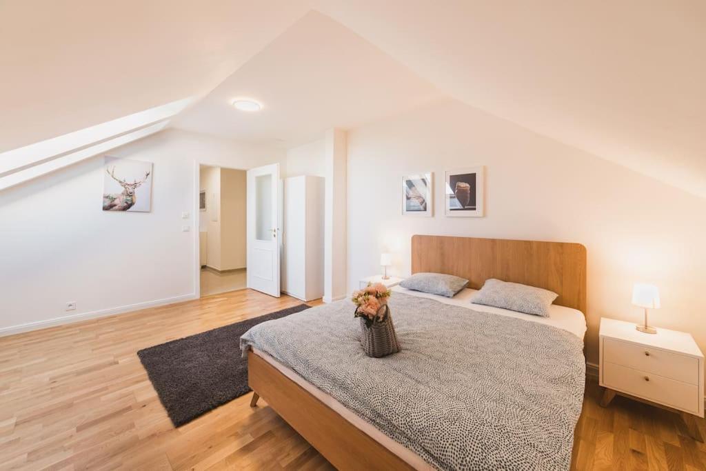 Royal Loft 110m2 * Prague