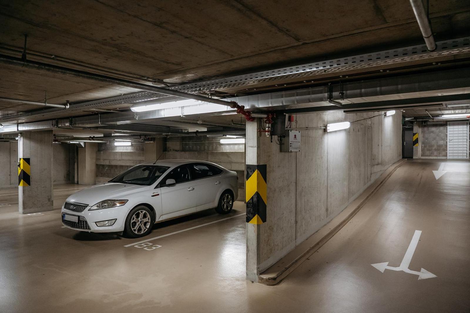 Apartment Days - Bright - Balcony - Private Parking *