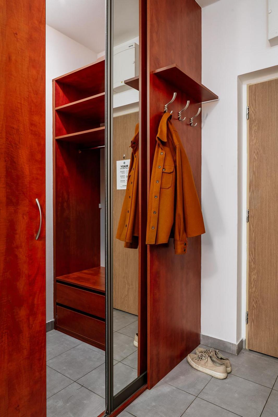 Apartment Days - Bright - Balcony - Private Parking Prague