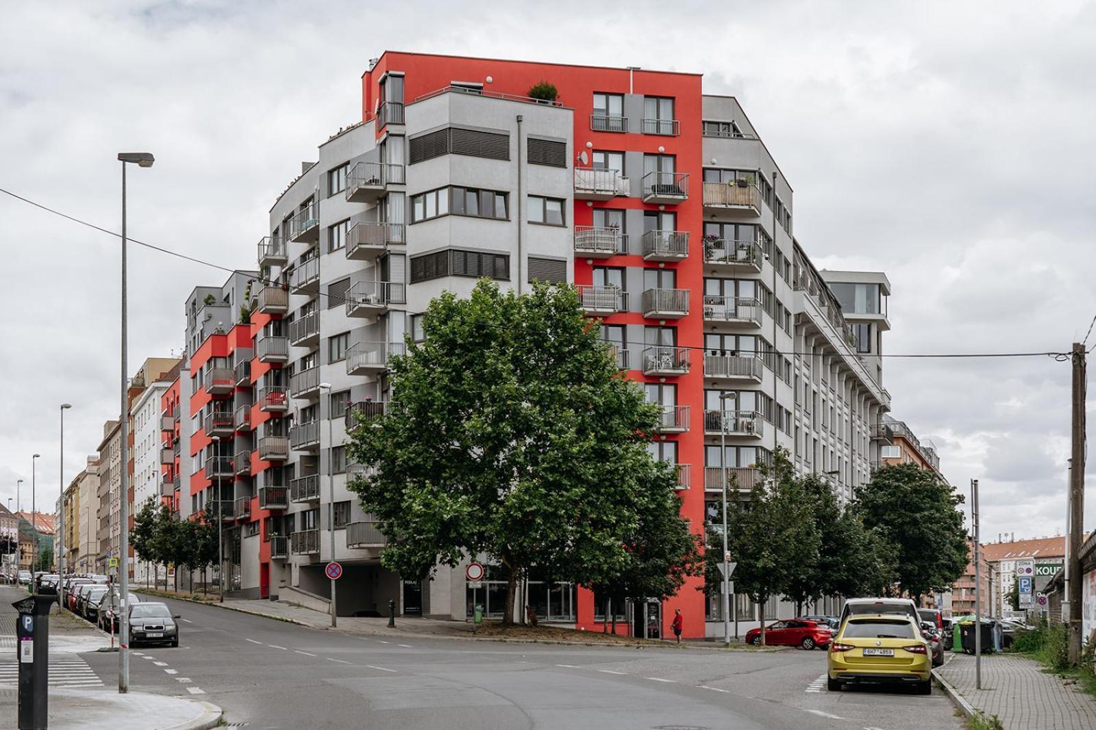 Days - Bright - Balcony - Private Parking Prague