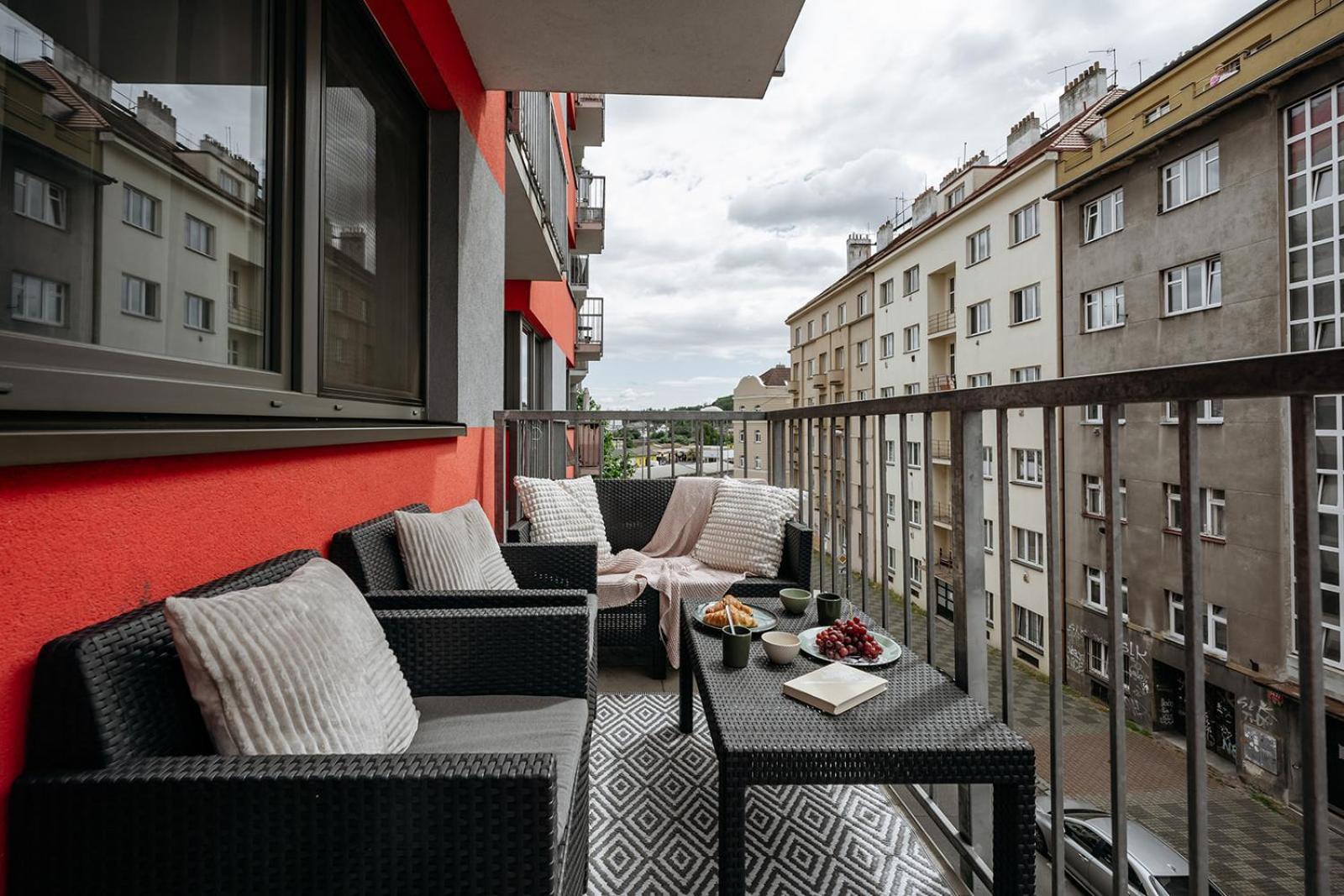 Apartment Days - Bright - Balcony - Private Parking
