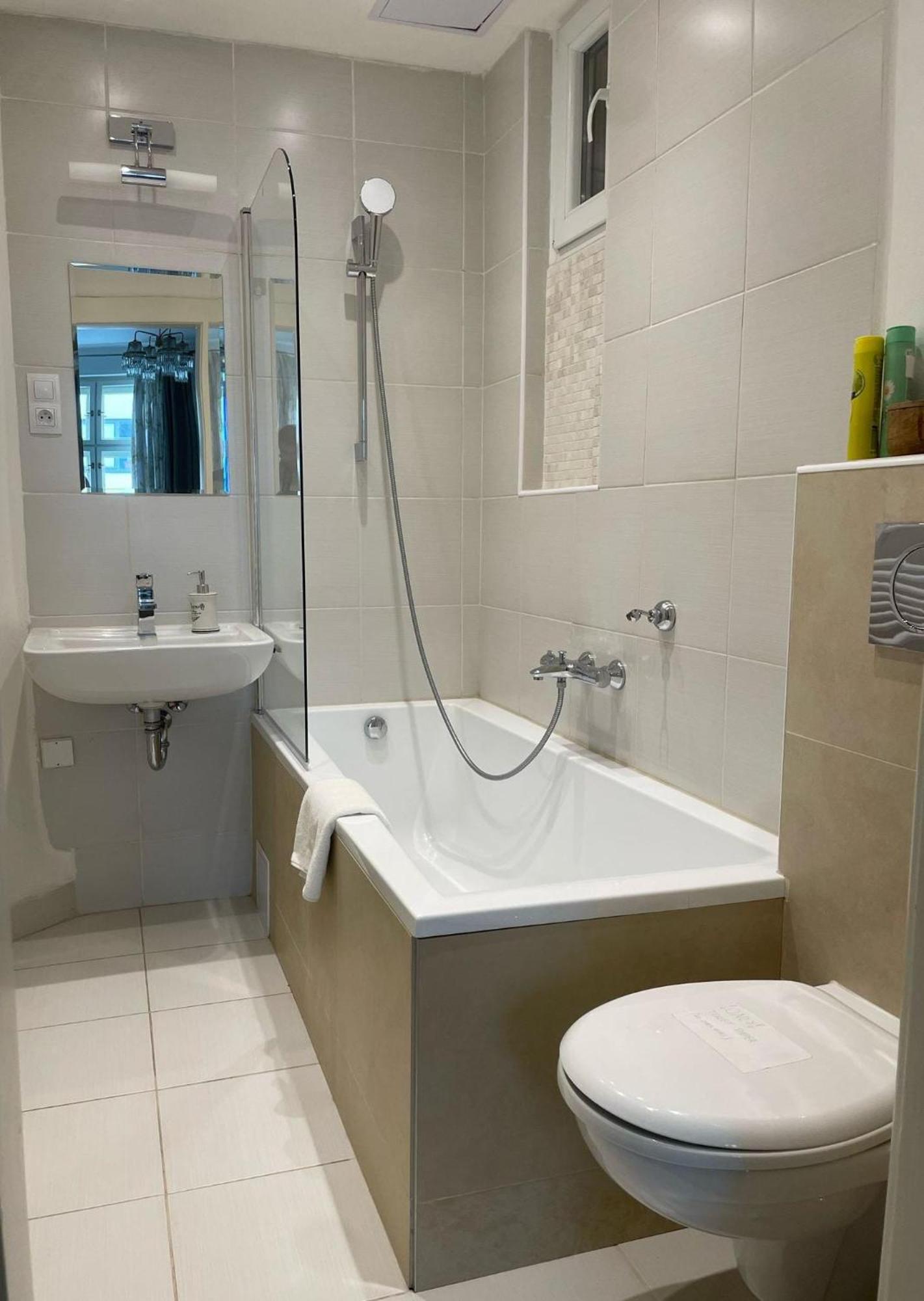 Apartment Luxury 3bedrs 2baths By Old Town Square *