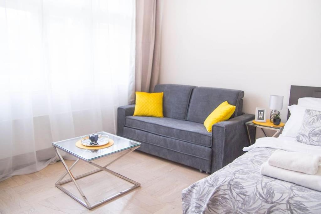 New Exclusive With Ac Nearby Metro * Prague