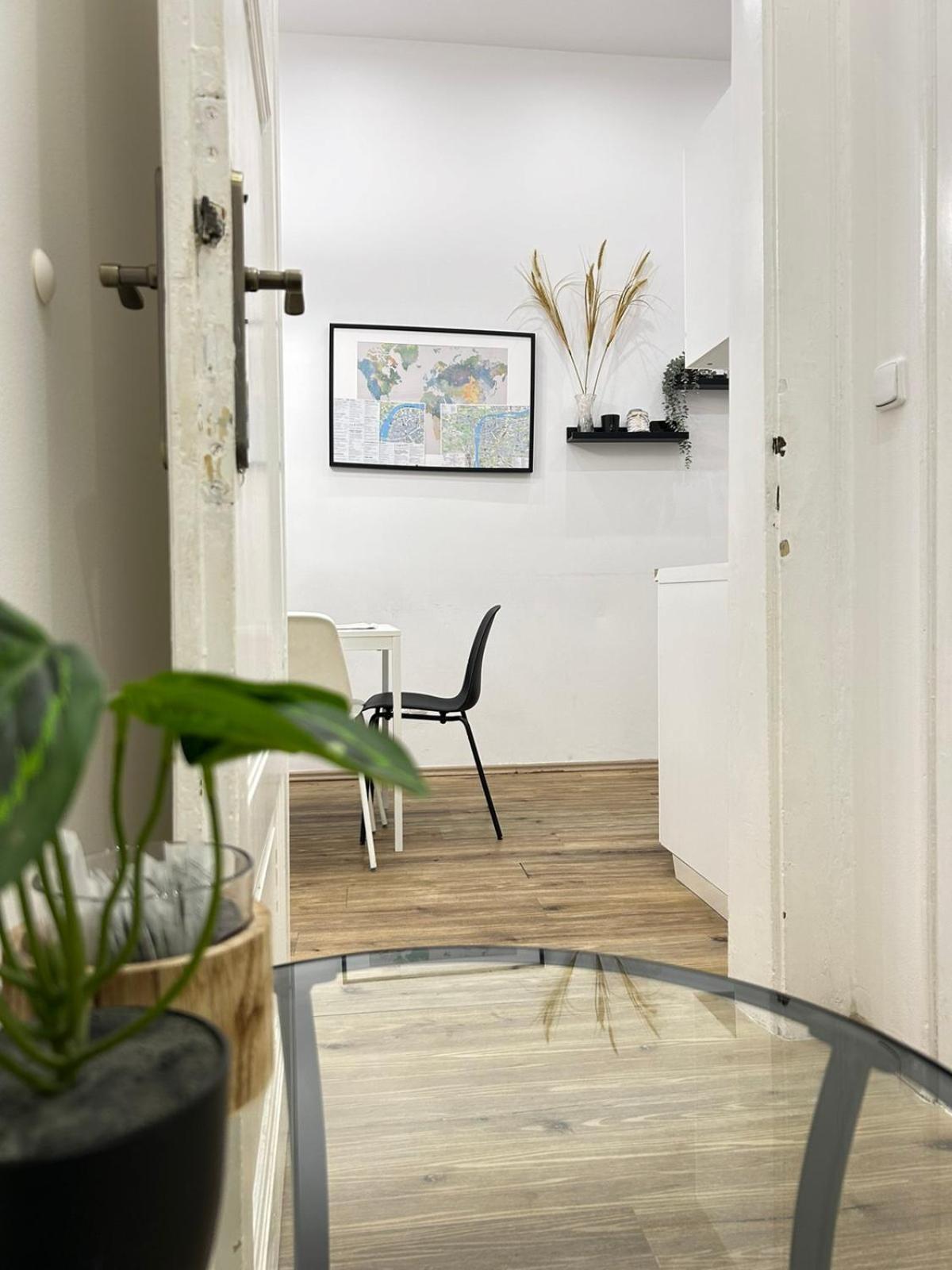 Entire Unit In The Center Of Apartment Prague