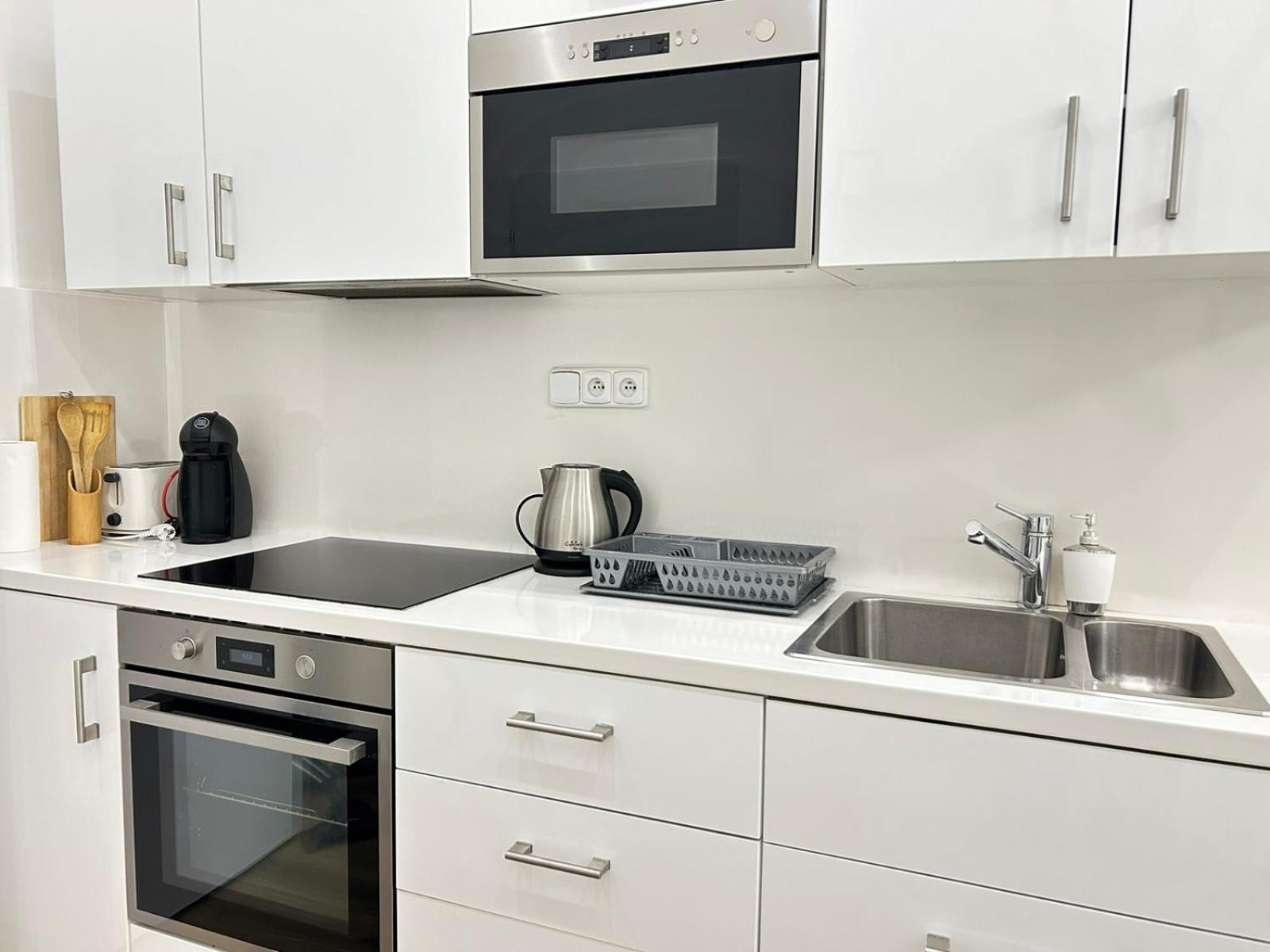 Apartment Entire Unit In The Center Of *