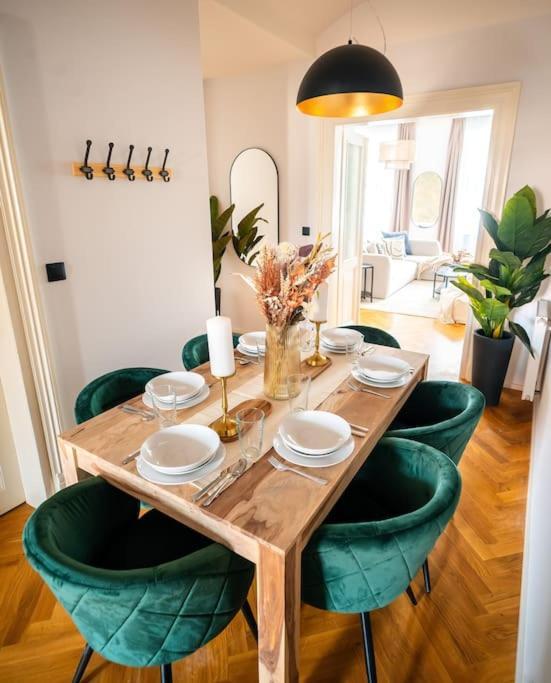 Apartment 3br & 2,5bath Heaven Of Harmony 2 Theater View Prague