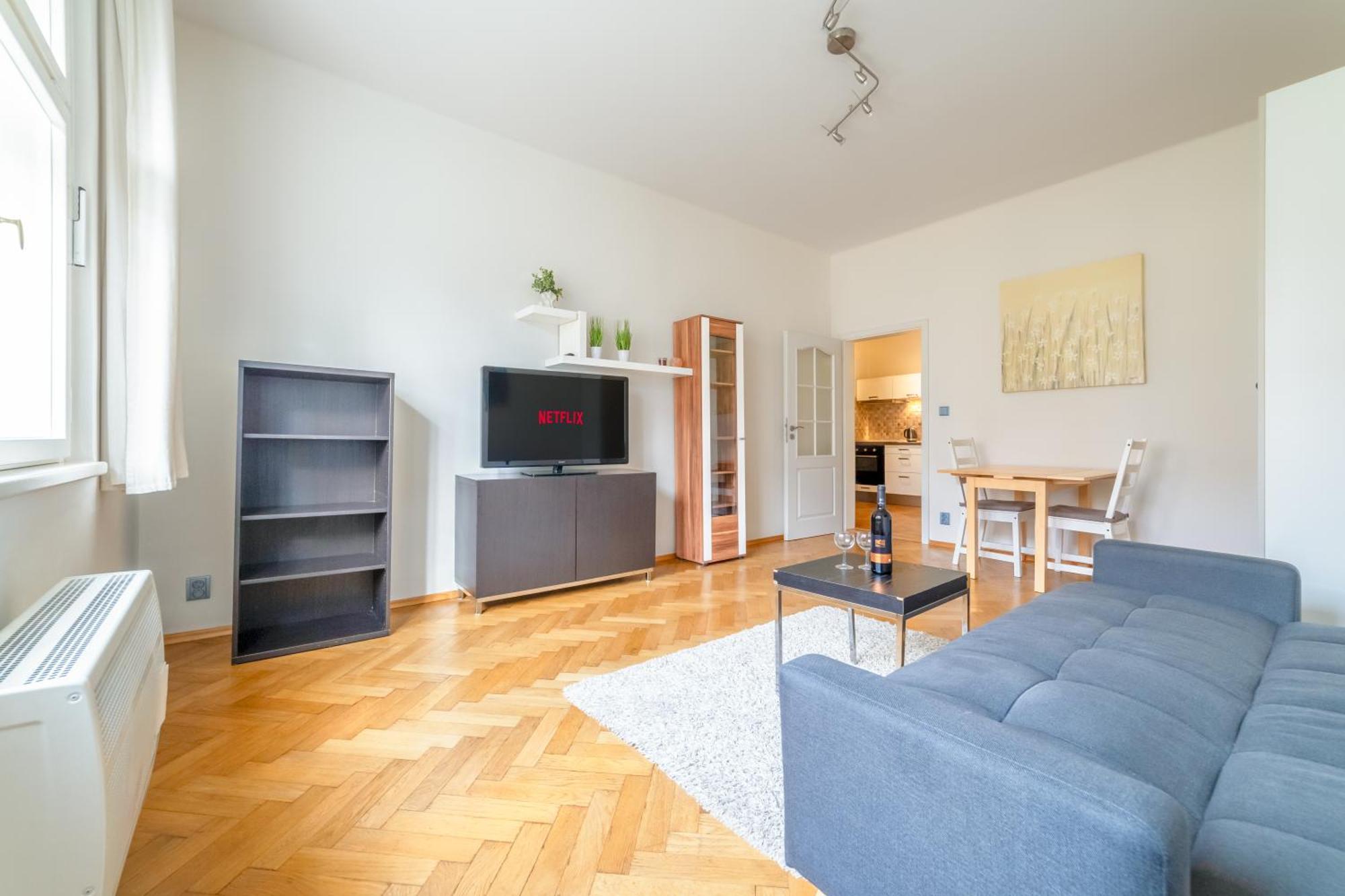 Spacious Central Budget-friendly By Rentez Daire *