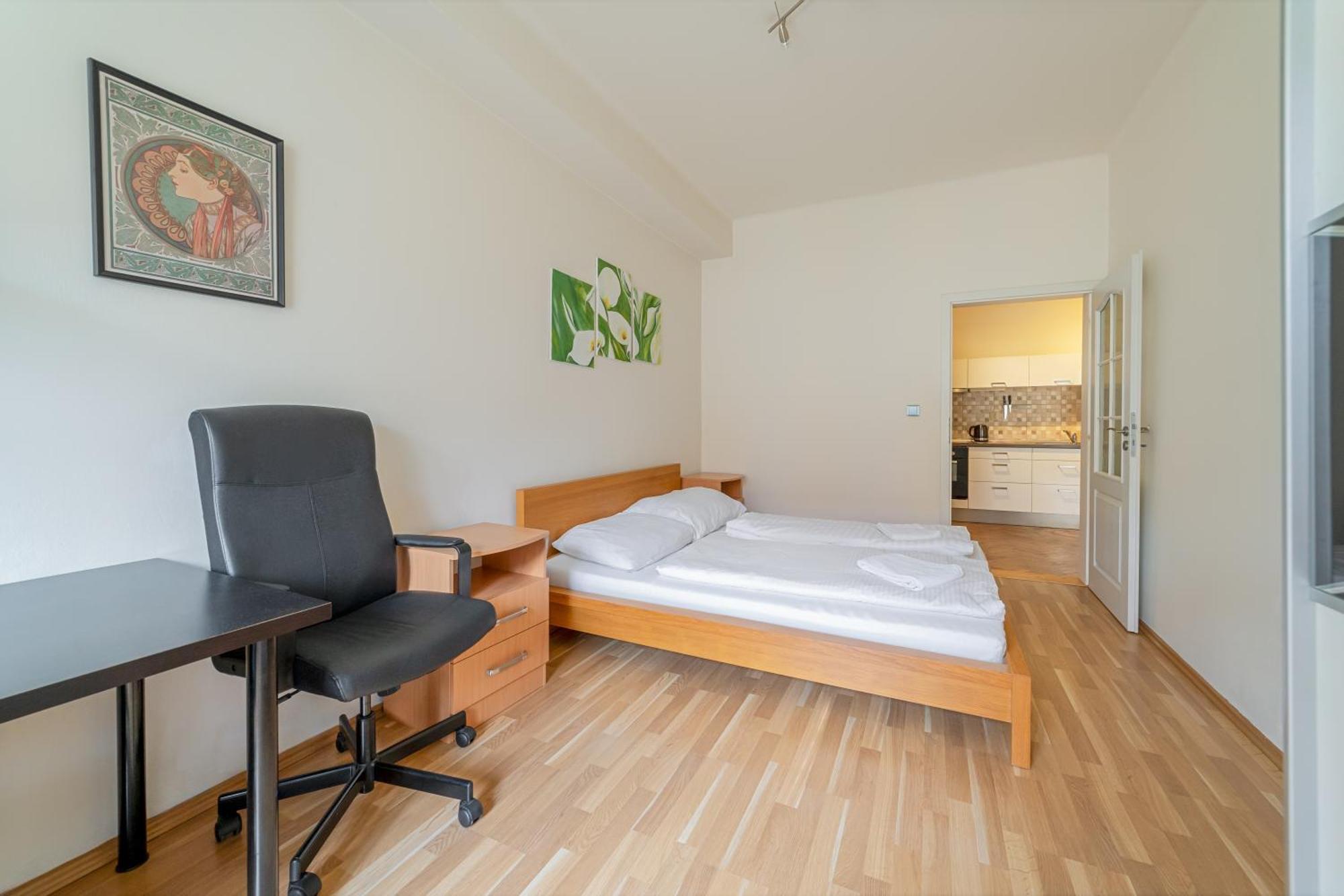 Daire Spacious Central Budget-friendly By Rentez