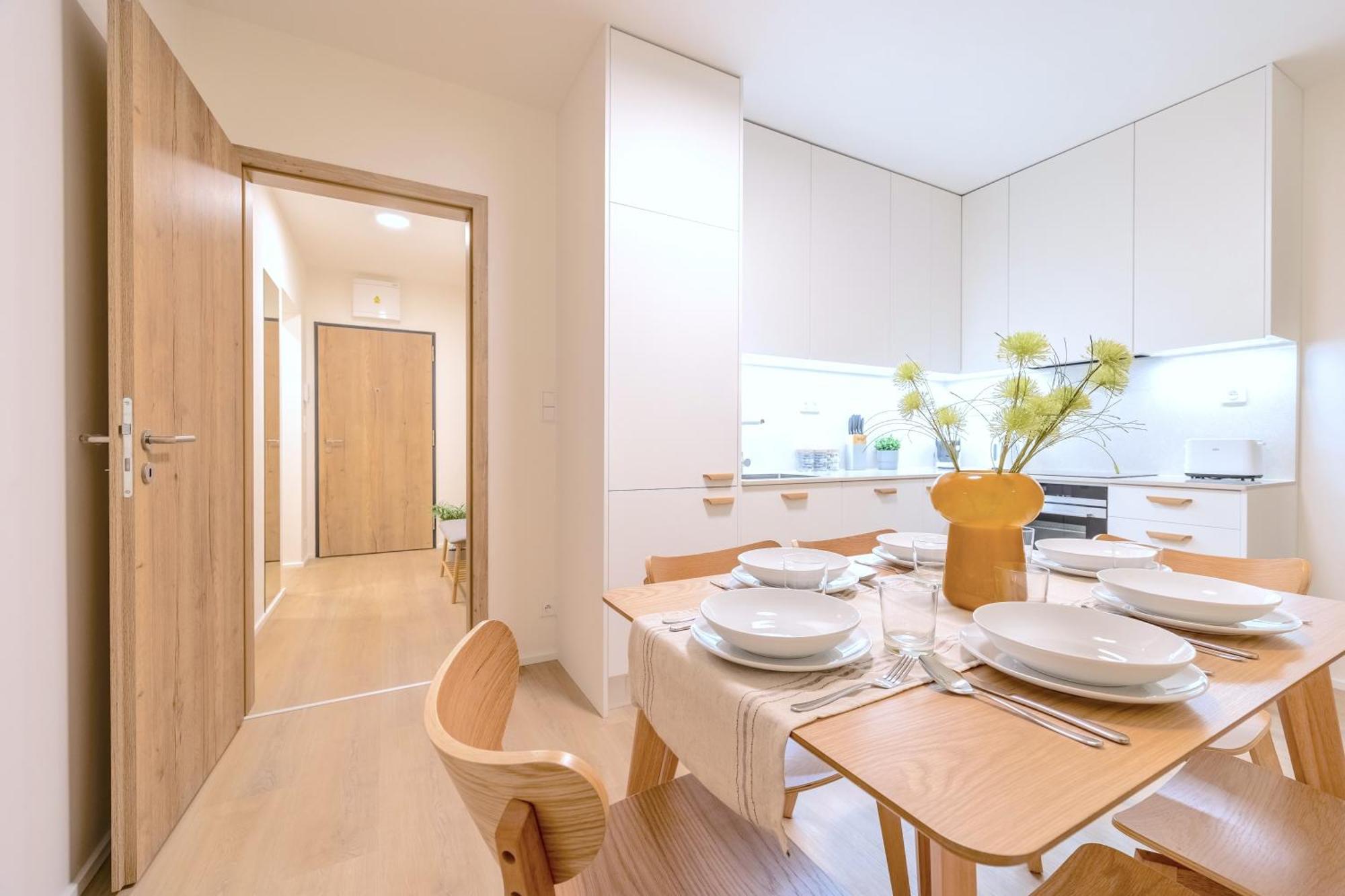 Daire Bright 2br - 5th Floor, Balcony, Free Parking By Gravity *