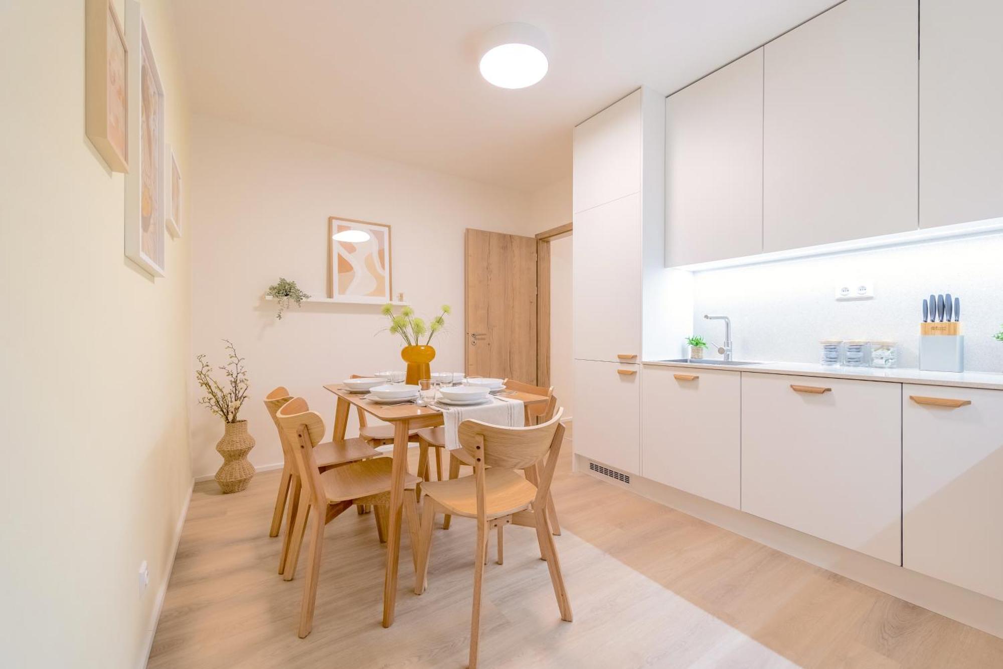 Daire Bright 2br - 5th Floor, Balcony, Free Parking By Gravity *