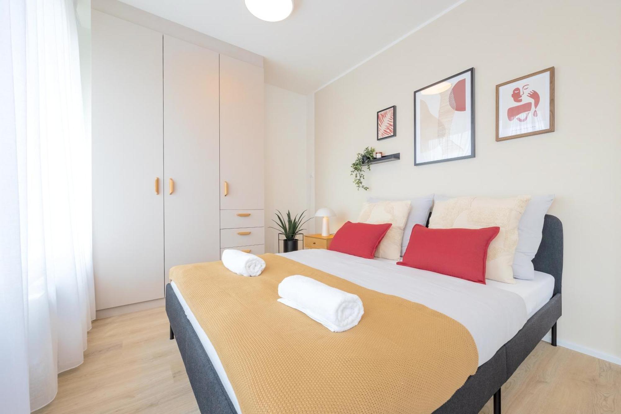 Daire Bright 2br - 5th Floor, Balcony, Free Parking By Gravity