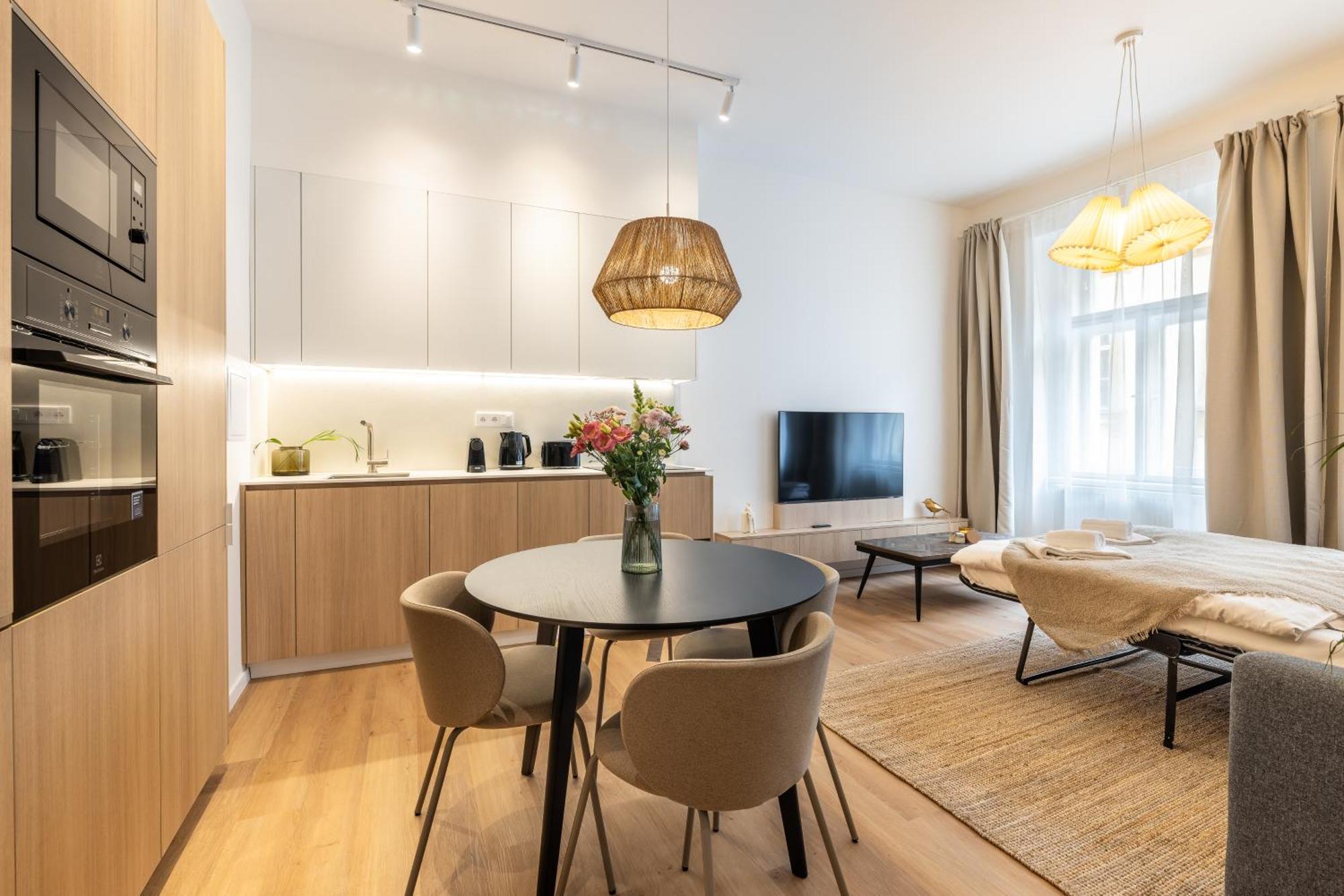 Boho Renovated Close To National Theather Praga