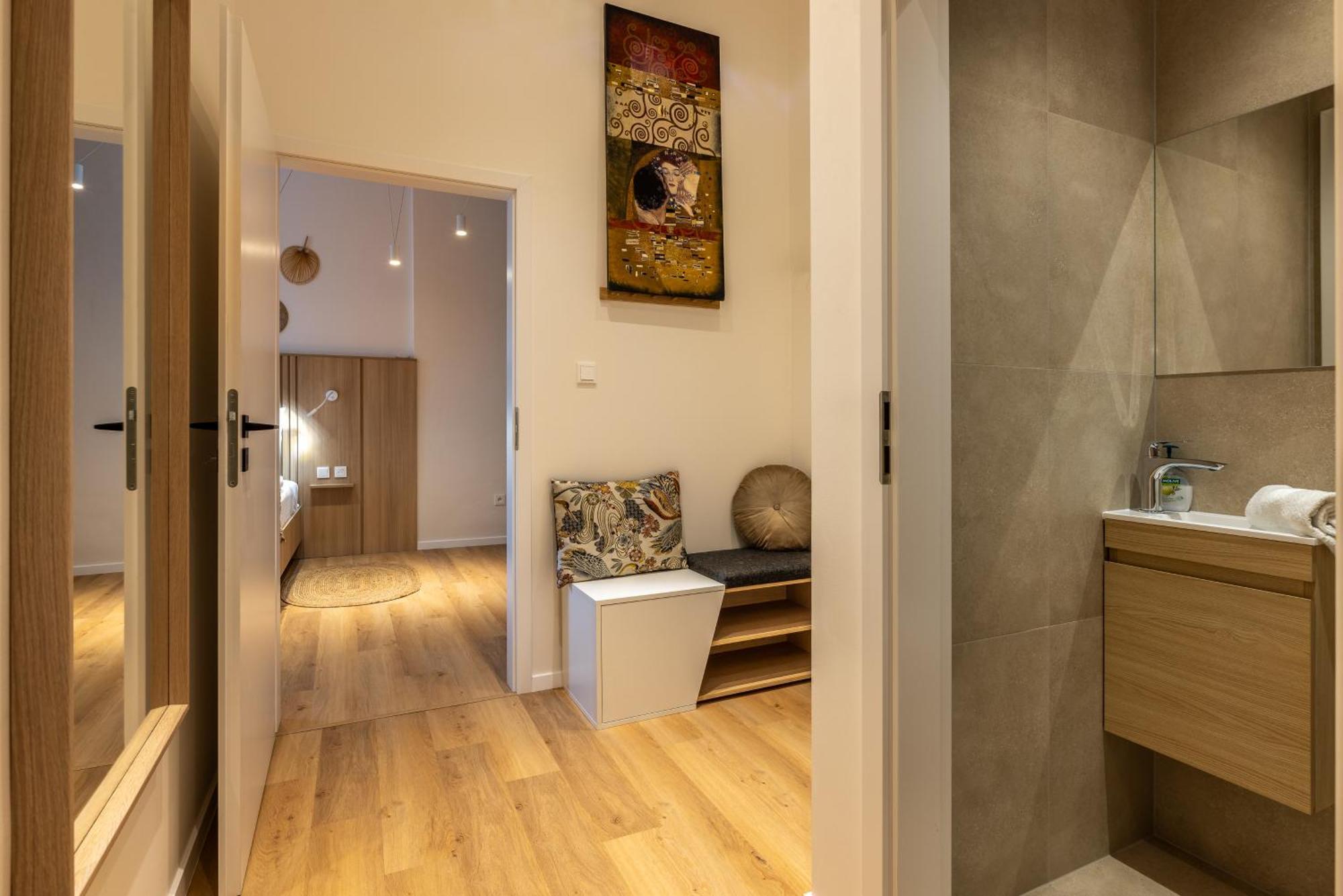 Boho Renovated Close To National Theather Praga