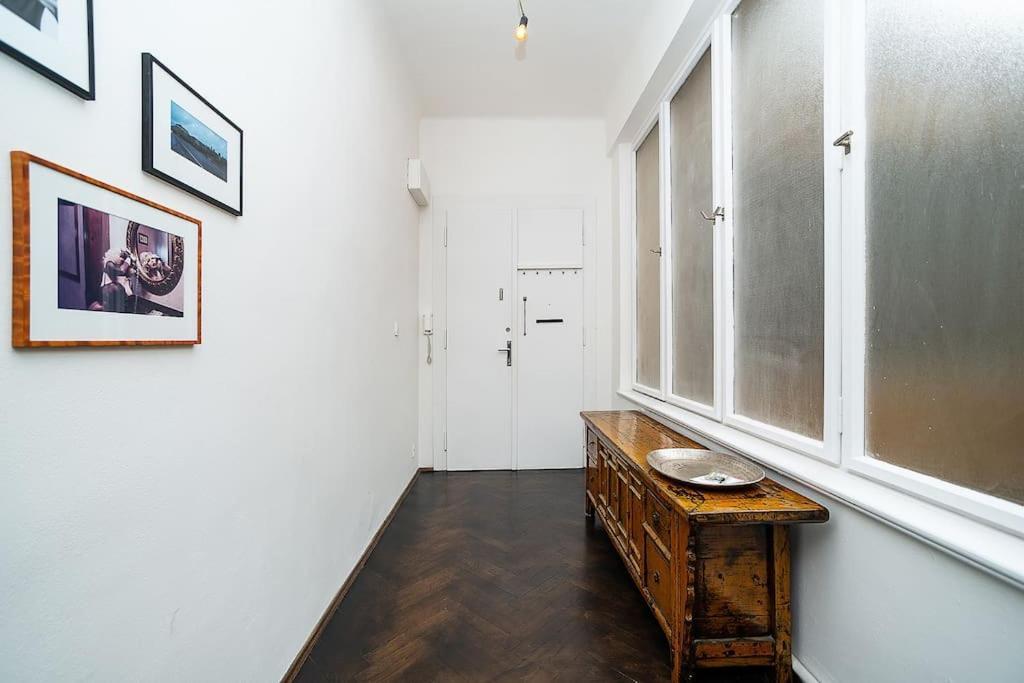 Floor Industrial With A River View Apartamento Praga