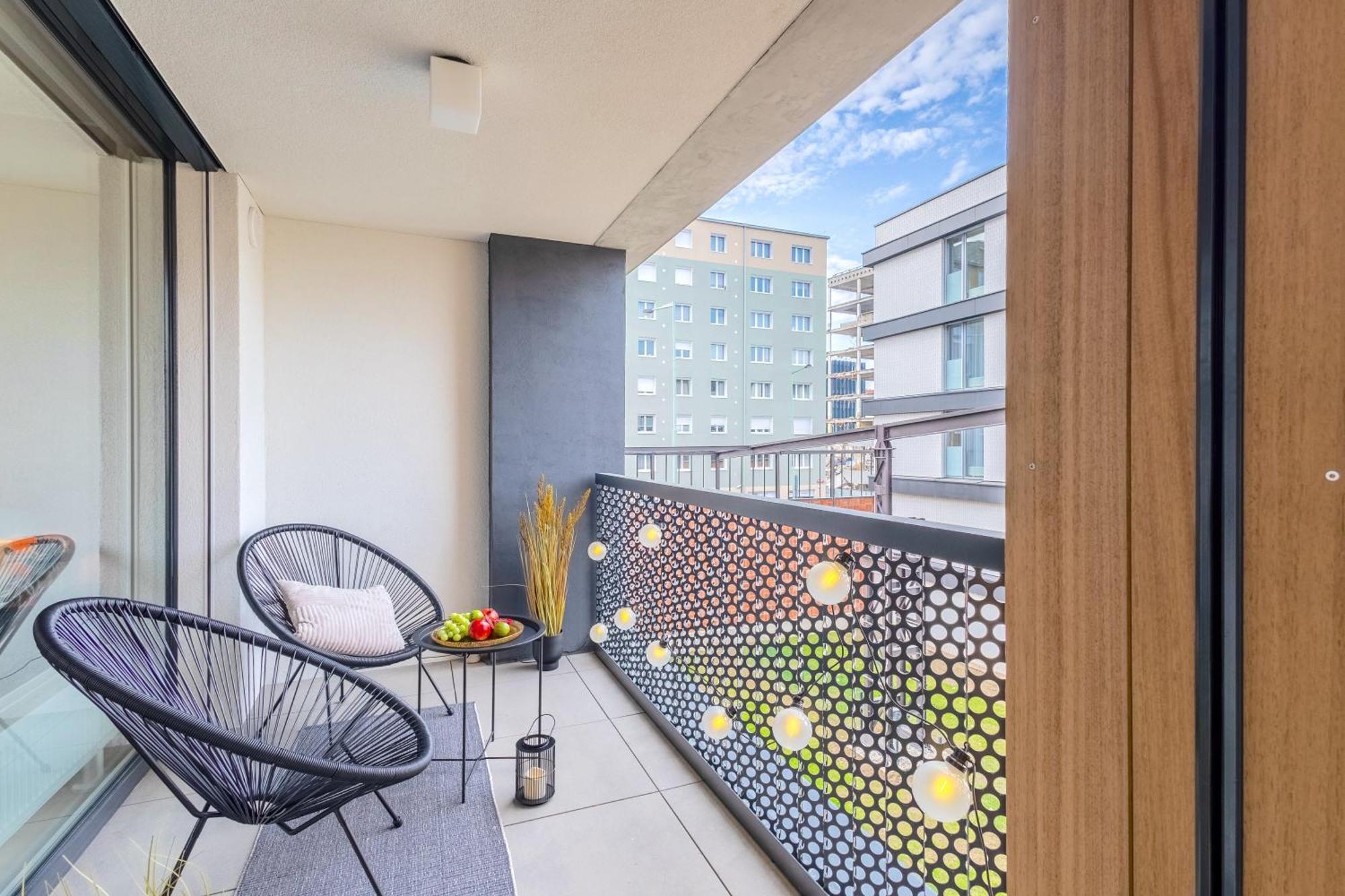 Design - Balcony, Free Parking, Yoga, 10 Mins To Center, By Gravity Apartment