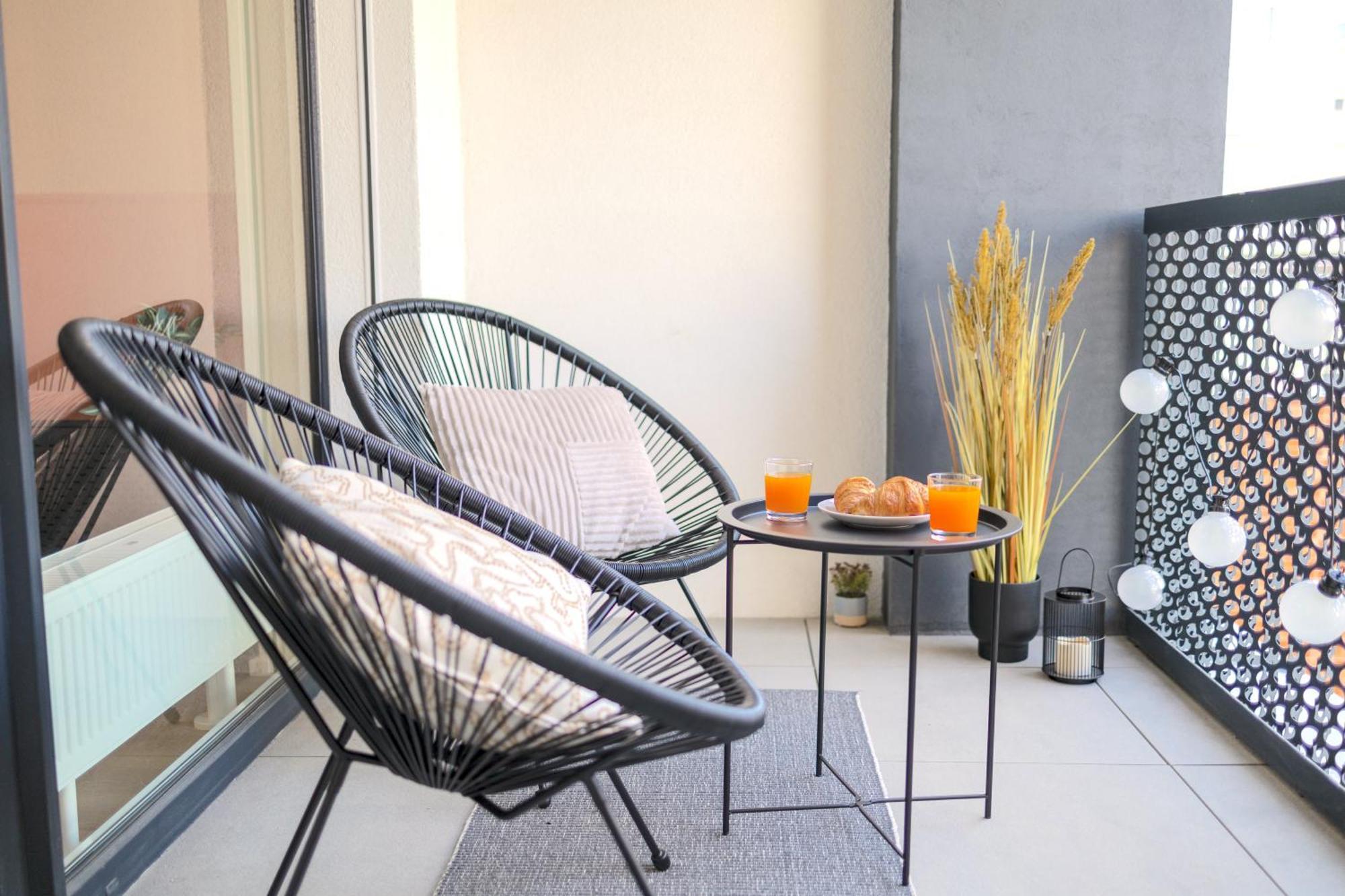 Apartment Design - Balcony, Free Parking, Yoga, 10 Mins To Center, By Gravity