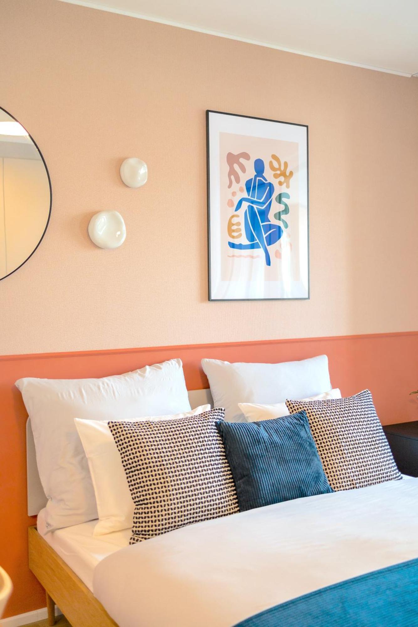 Apartment Design - Balcony, Free Parking, Yoga, 10 Mins To Center, By Gravity