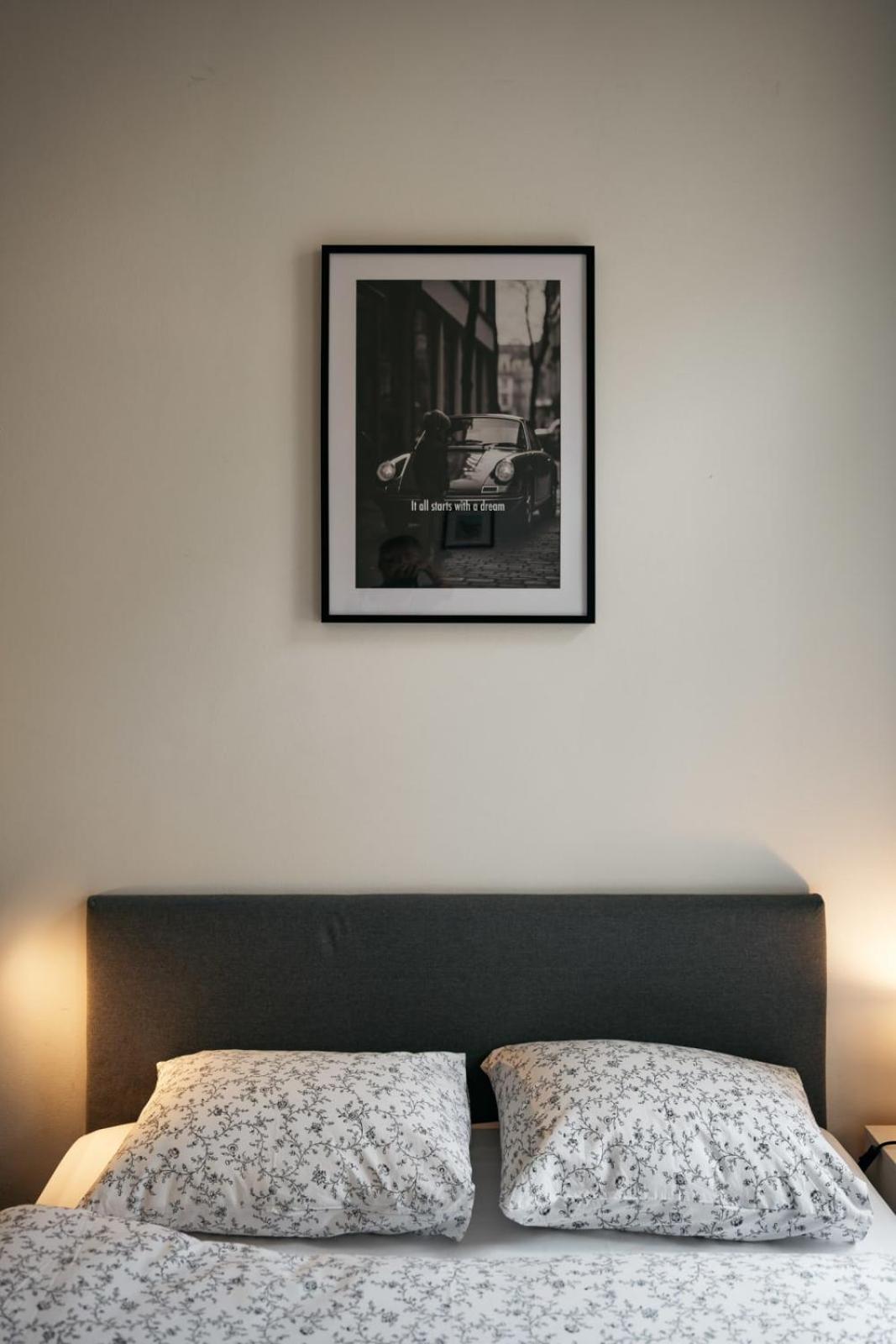 Comfortable And Cosy A Few Steps From Dancing House And Naplavka Dance Apartment Prague