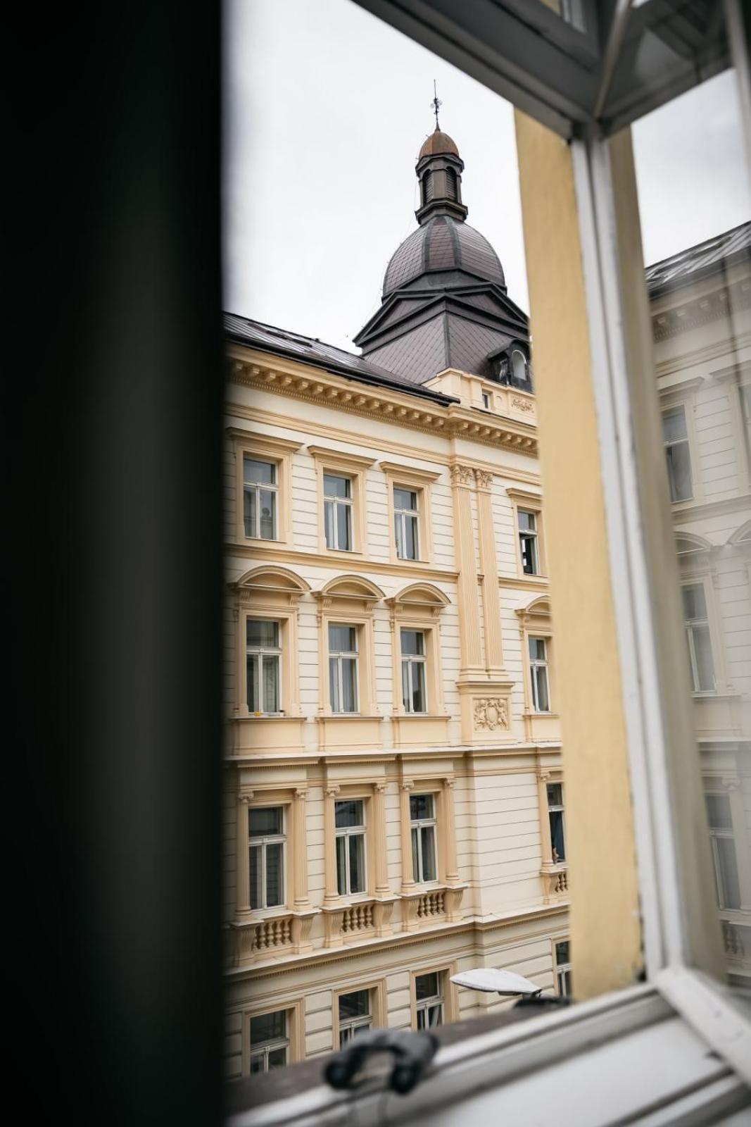 Apartment Comfortable And Cosy A Few Steps From Dancing House And Naplavka Dance Prague