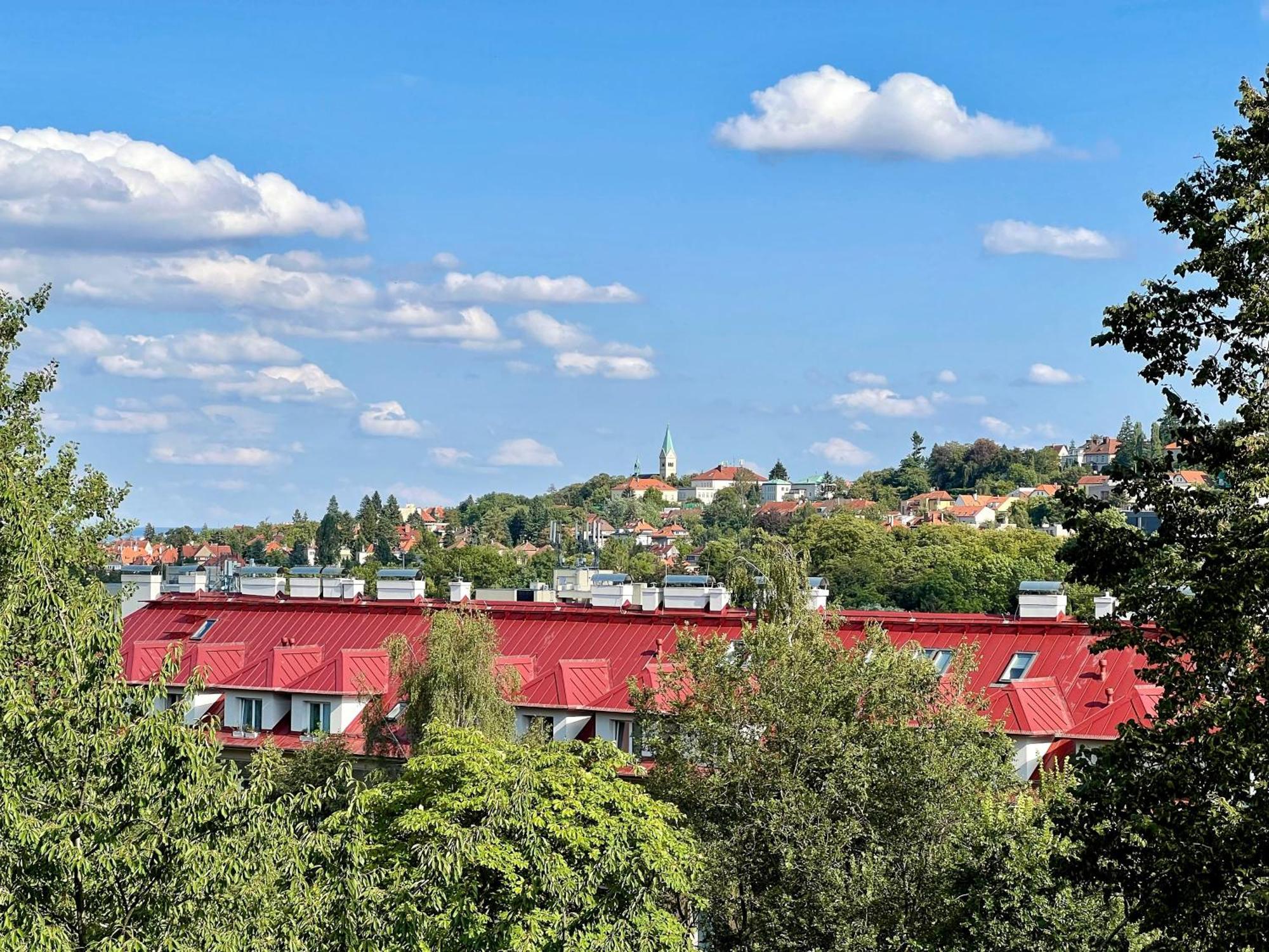 Apartamento Jana's Wow Apt, 2br, Metro Next Door, Near The Airport Praga