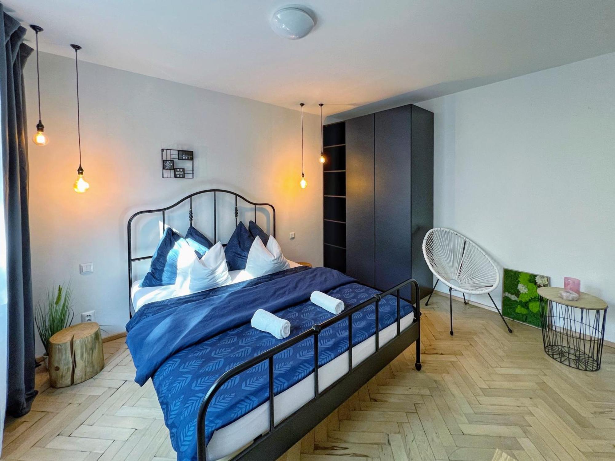 Jana's Wow Apt, 2br, Metro Next Door, Near The Airport Prague